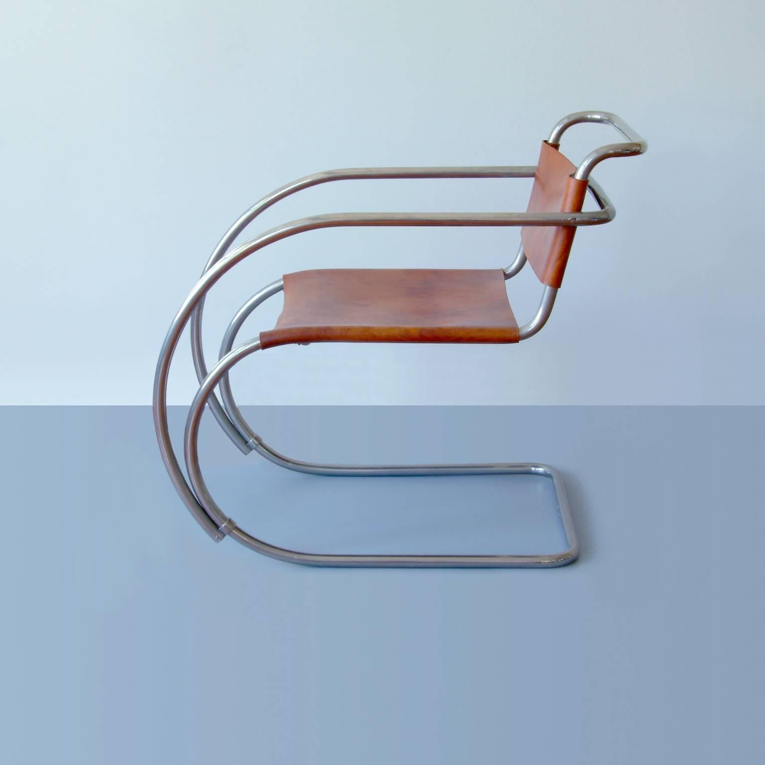 mies van der rohe cantilever chair