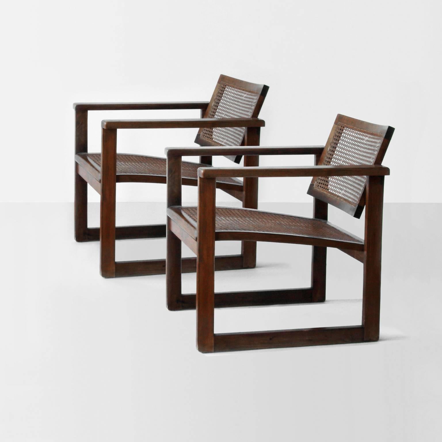 Bauhaus wooden Armchairs pair designed by Peter Keler in Weimar 1925-1926, and manufactured by Albert Walde Company in Waldheim, Germany, 1930.