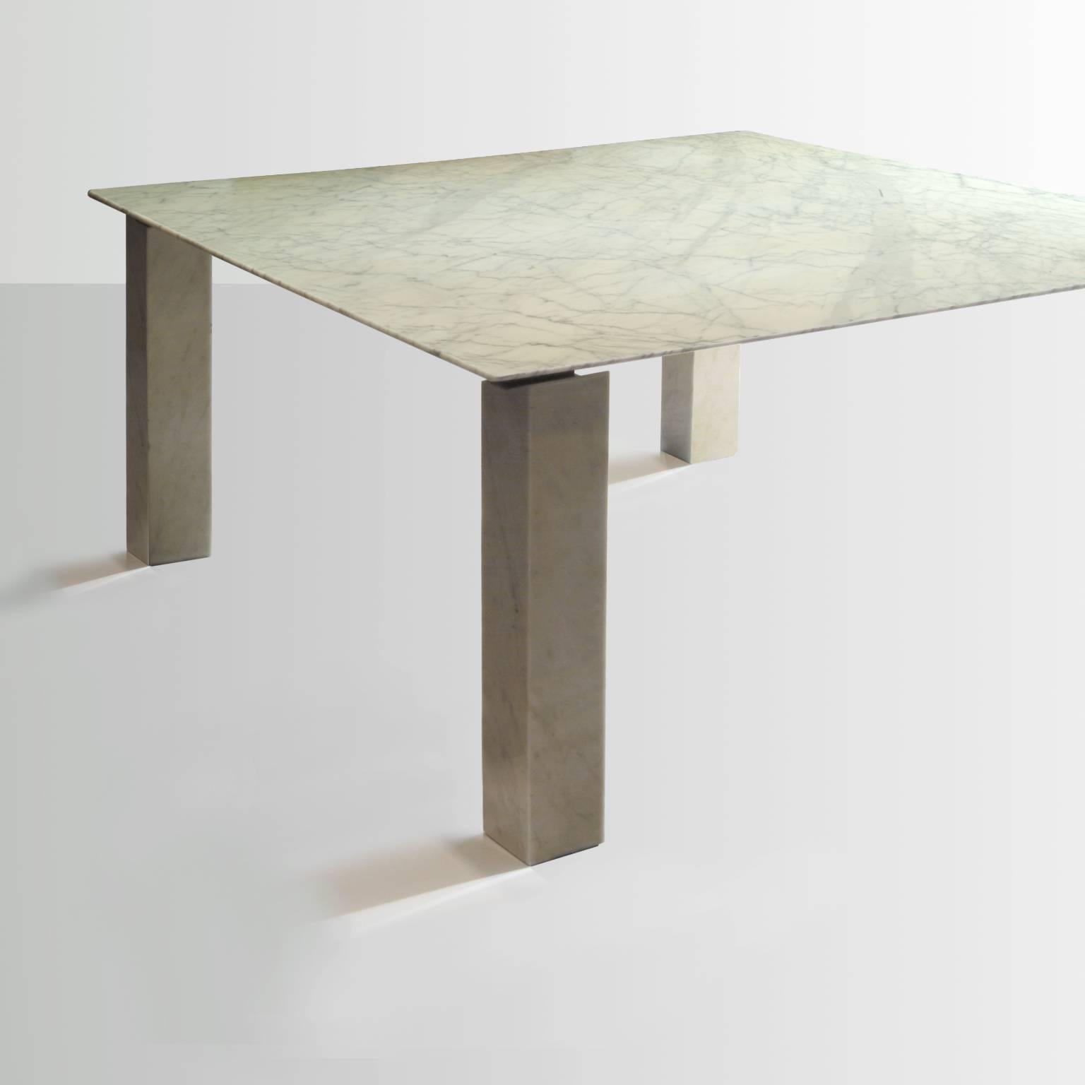 Mesa de comedor posmoderna de mármol de Carrara, atribuida a Cappellini, Milán, 1980 Posmoderno en venta
