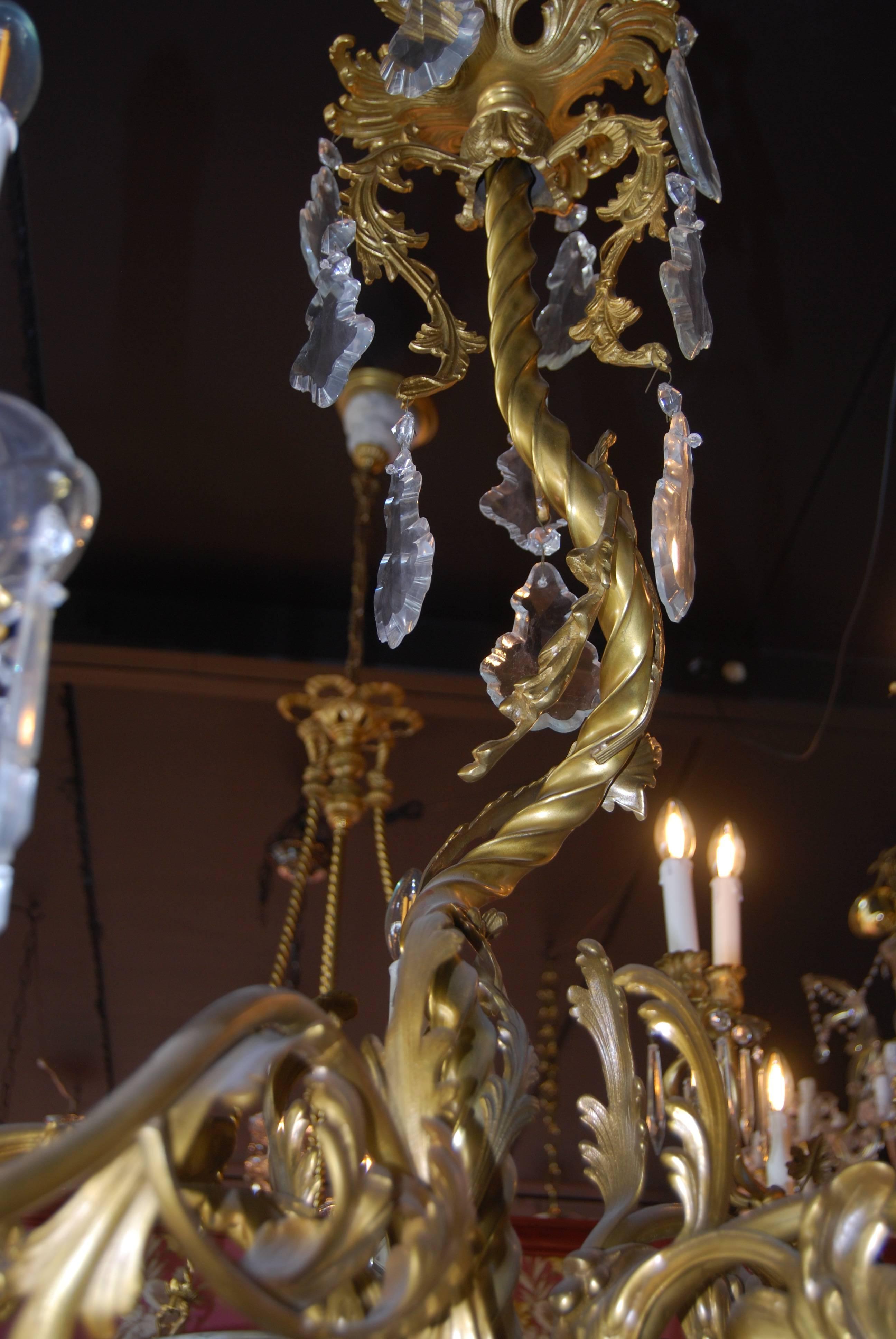 Classic French Chandelier in Rococo Style of Louis XV In Good Condition For Sale In Heemskerk, Noord Holland