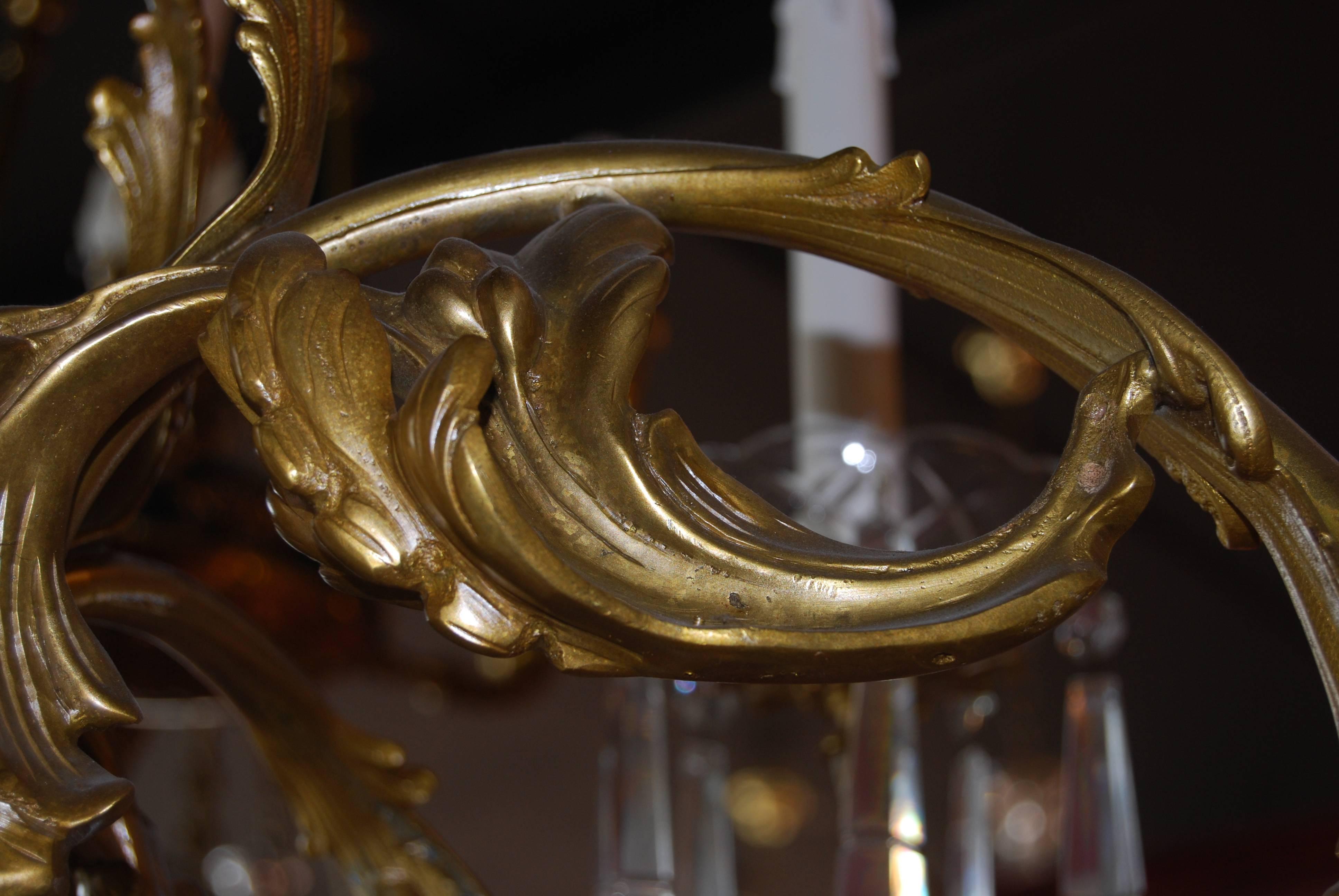 Mid-19th Century Classic French Chandelier in Rococo Style of Louis XV For Sale