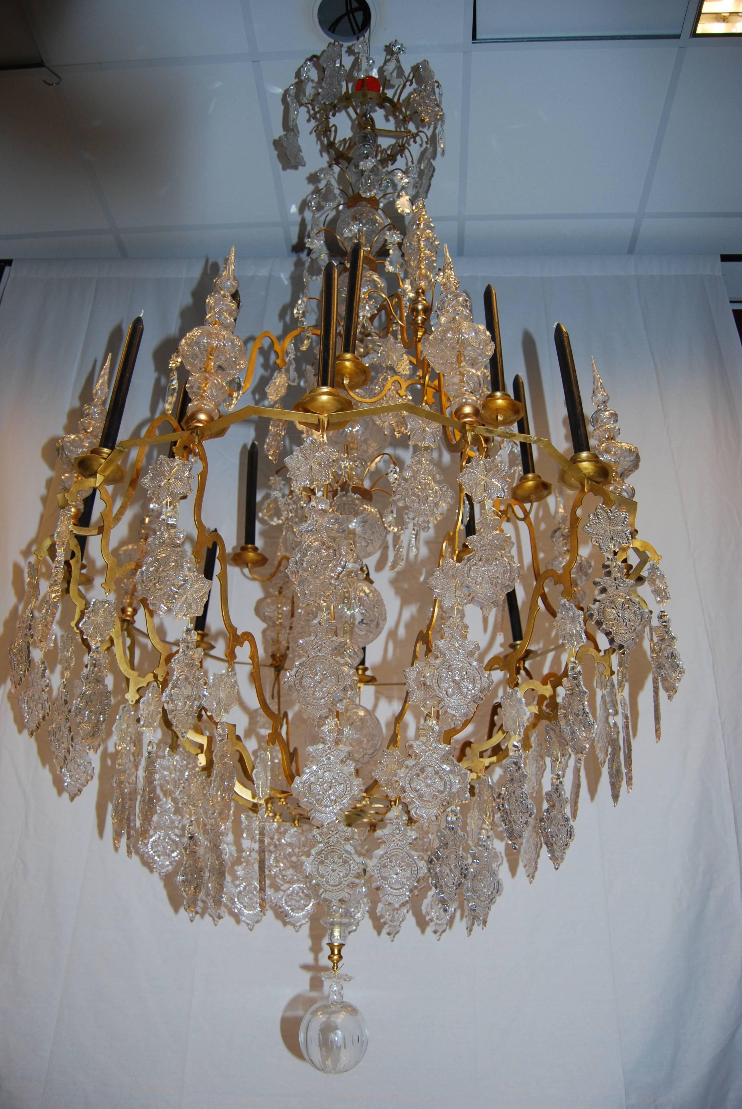 French Mid-18th Century Louis XV Style Chandelier from France For Sale