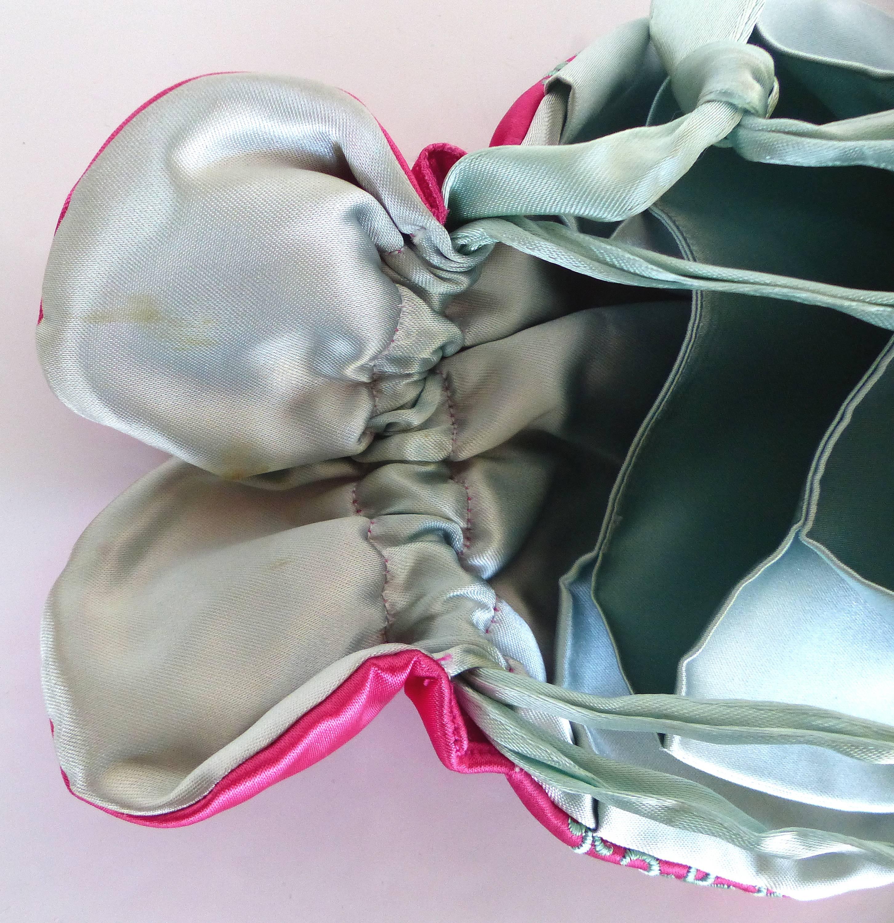 Mid-20th Century Schiaparelli Boudoir Jewelry Pouch with Original Box In Good Condition In Miami, FL
