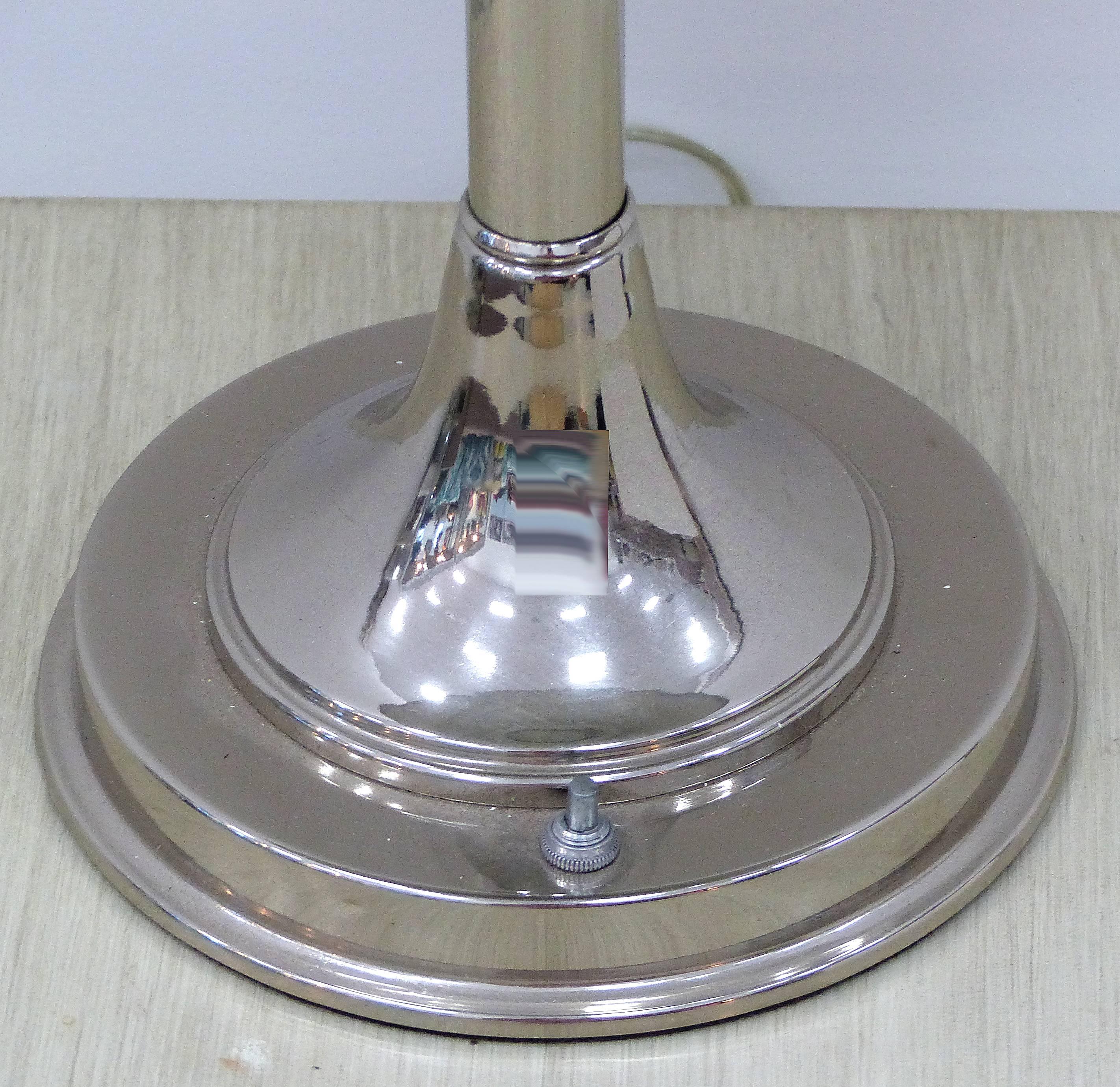 Milk Glass American Art Deco Markel Table or Desk Lamp