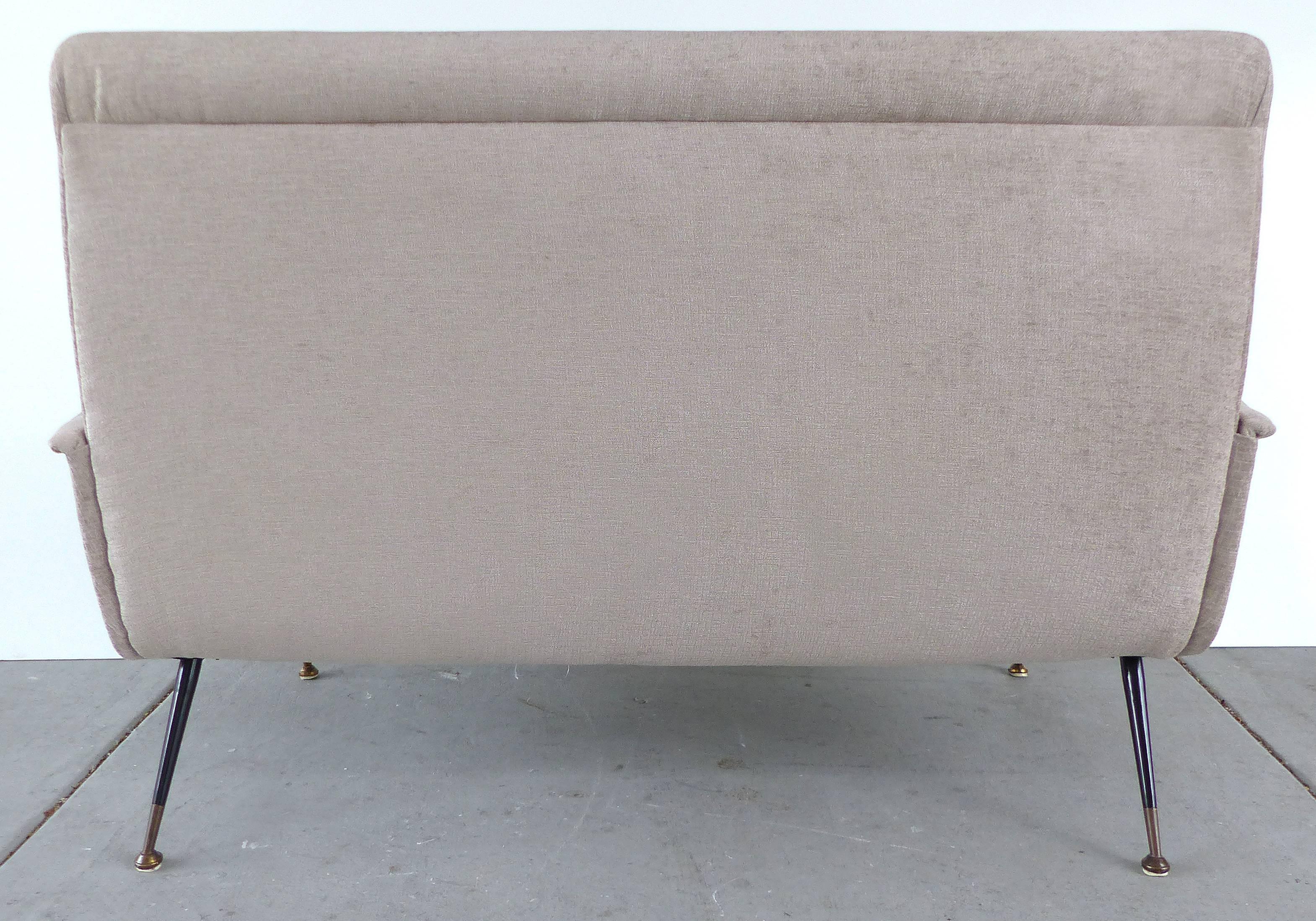 1950s Italian Modern Settee in Velvet In Excellent Condition In Miami, FL