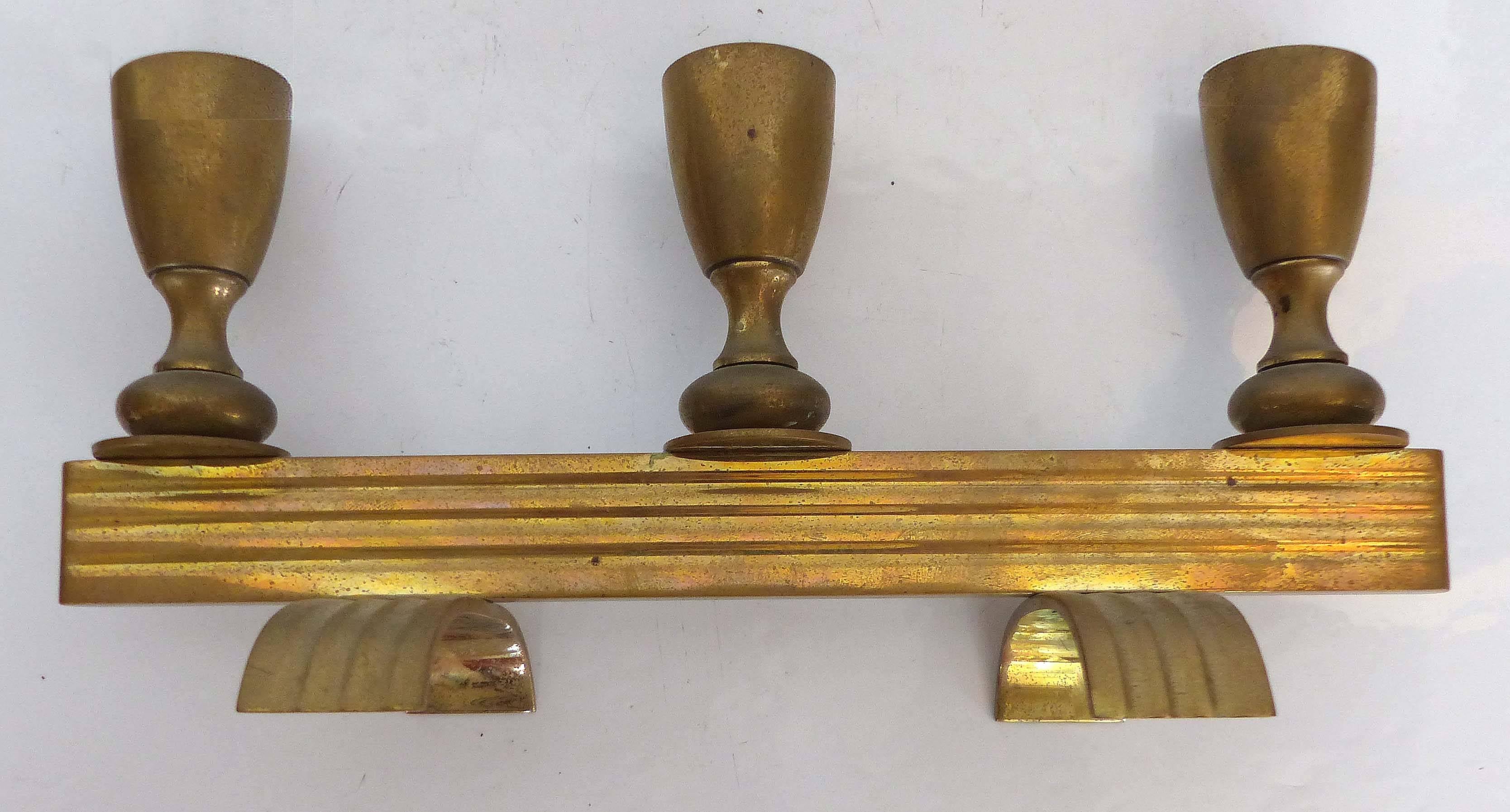 Art Deco Bronze Streamline Candle Holders, a Pair In Good Condition In Miami, FL