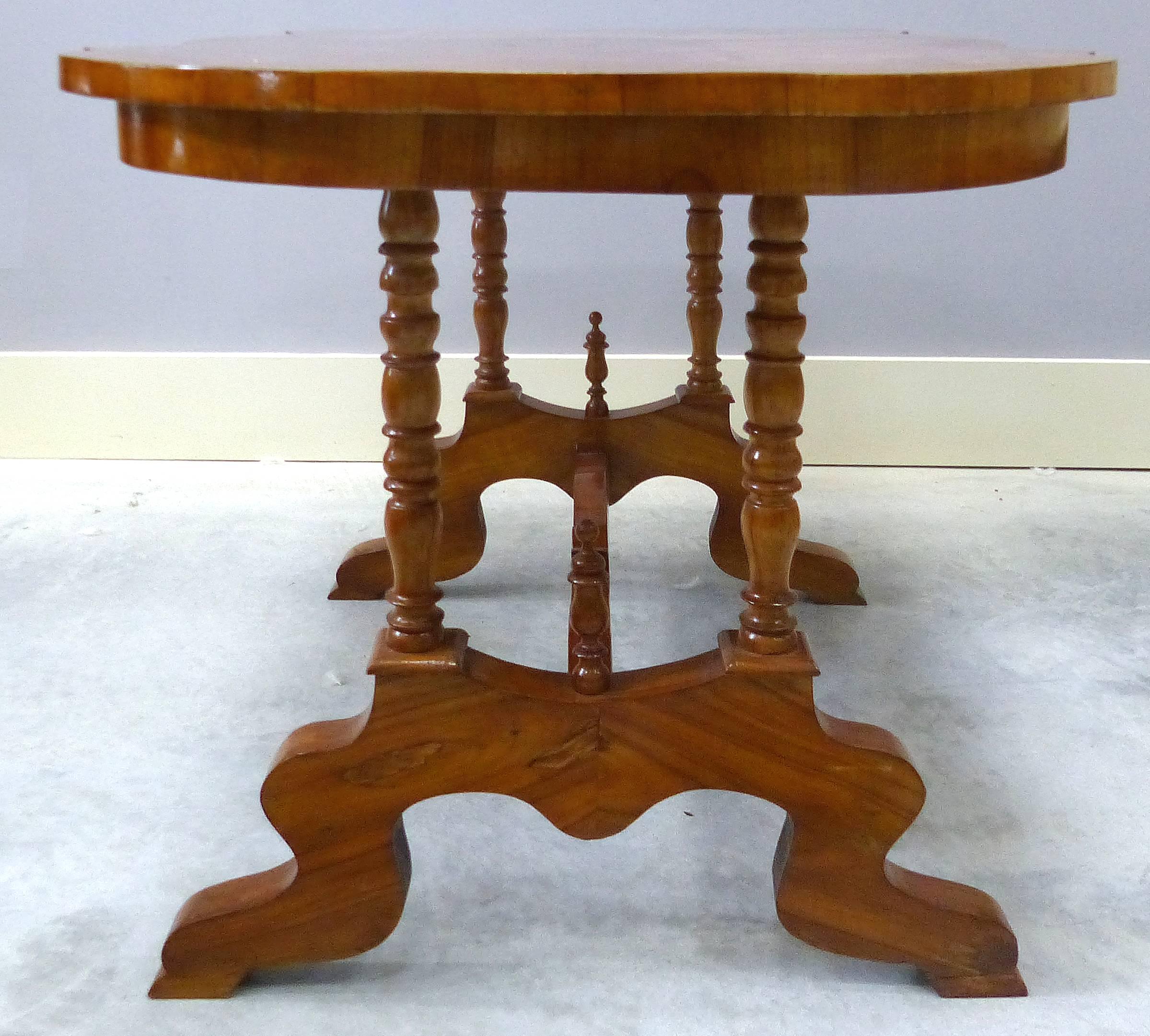 19th Century Austrian Biedermeier Centre Table In Good Condition In Miami, FL