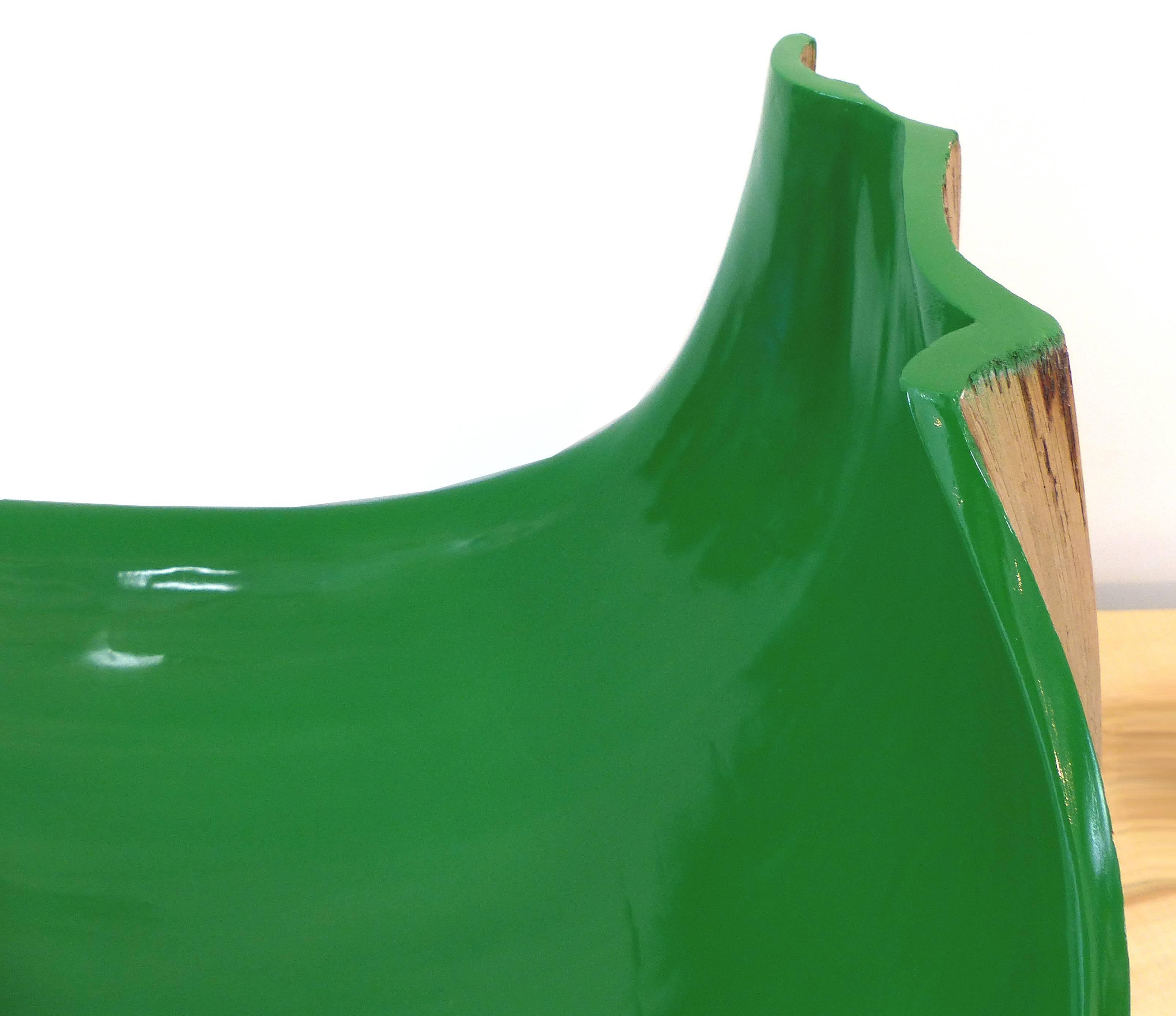 Brazilian Amazon Coconut Palm Frond Sculptural Bowl by Valeria Totti

Offered is a Brazilian coconut palm frond as found by artist Valeria Totti. It has been painted with an emerald green enamel paint for decorative purposes. These palm fronds are