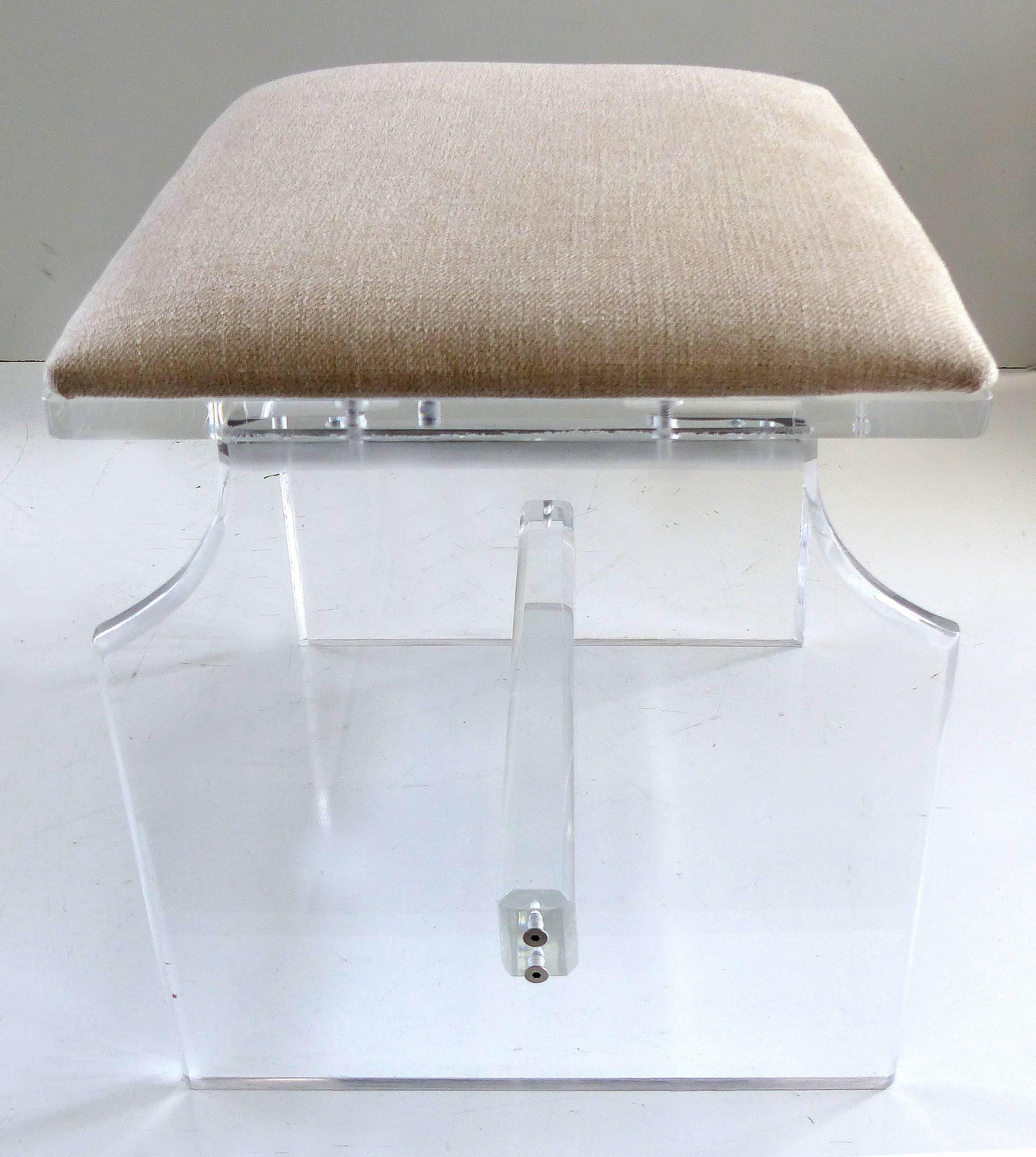 Custom-Made Lucite Piano Bench or Stool In New Condition In Miami, FL