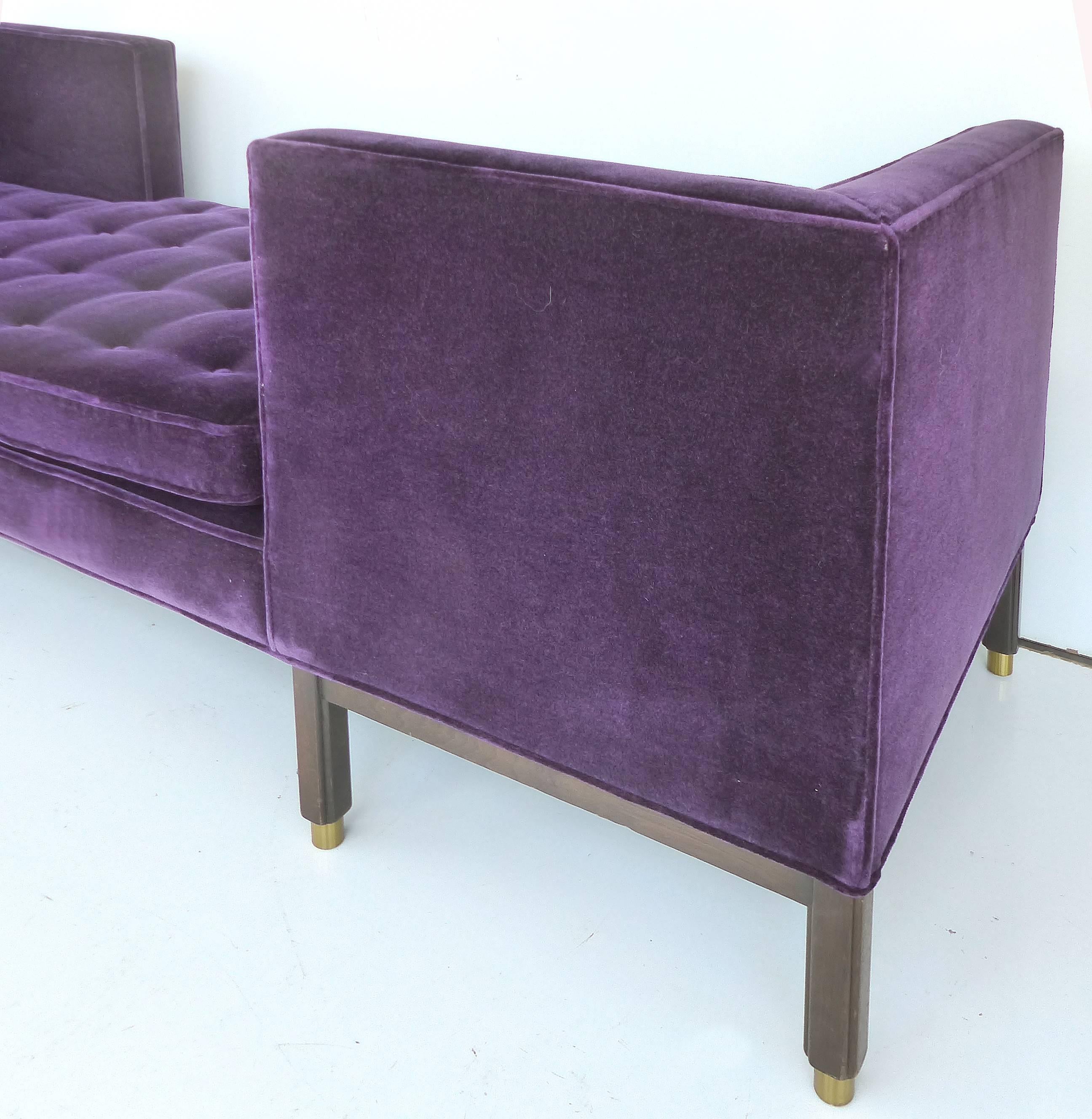 Edward Wormley for Dunbar Tête-à-Tête Sofa (Model 5944) , circa 1950 In Excellent Condition In Miami, FL