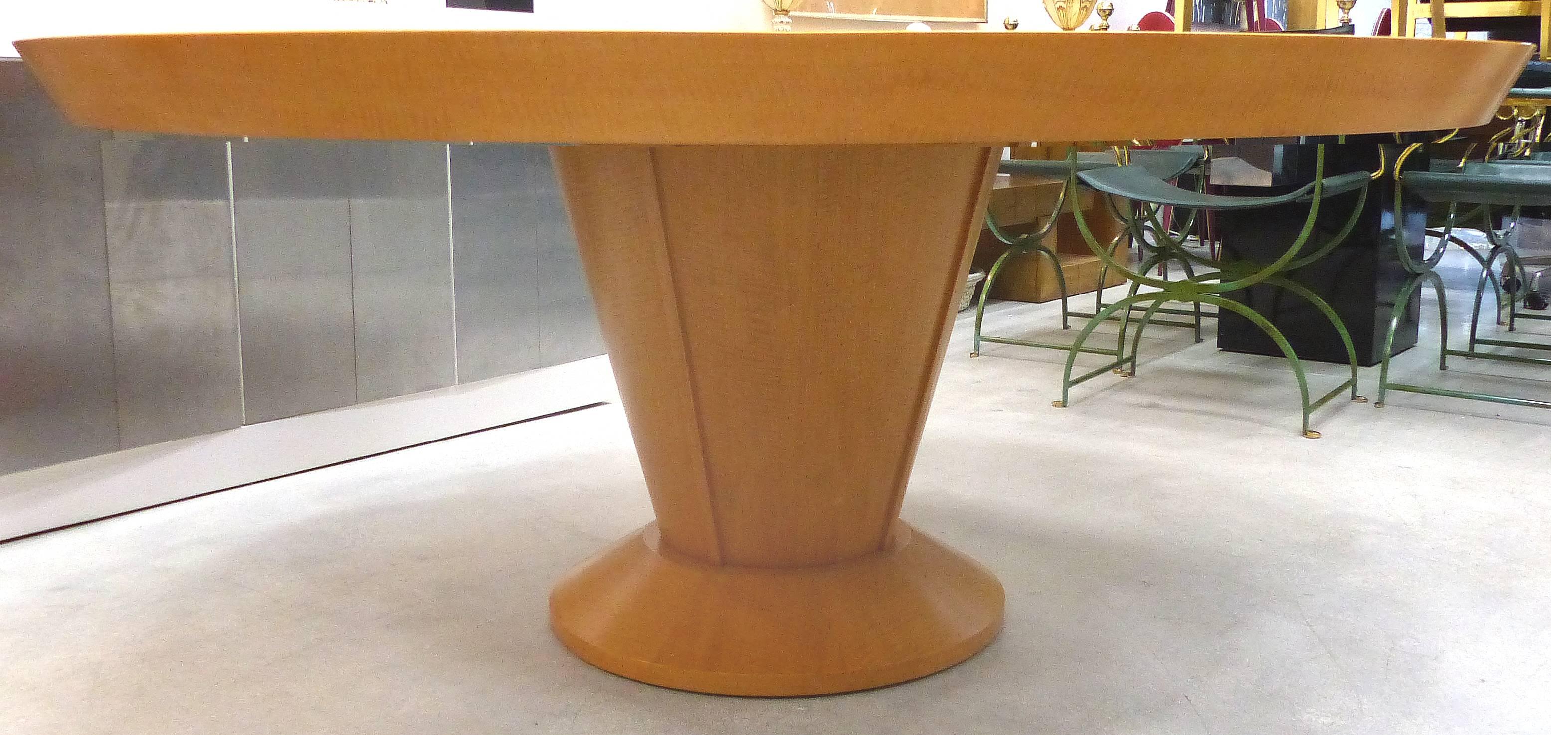  Dakota Jackson Attributed Round Dining Table In Good Condition In Miami, FL