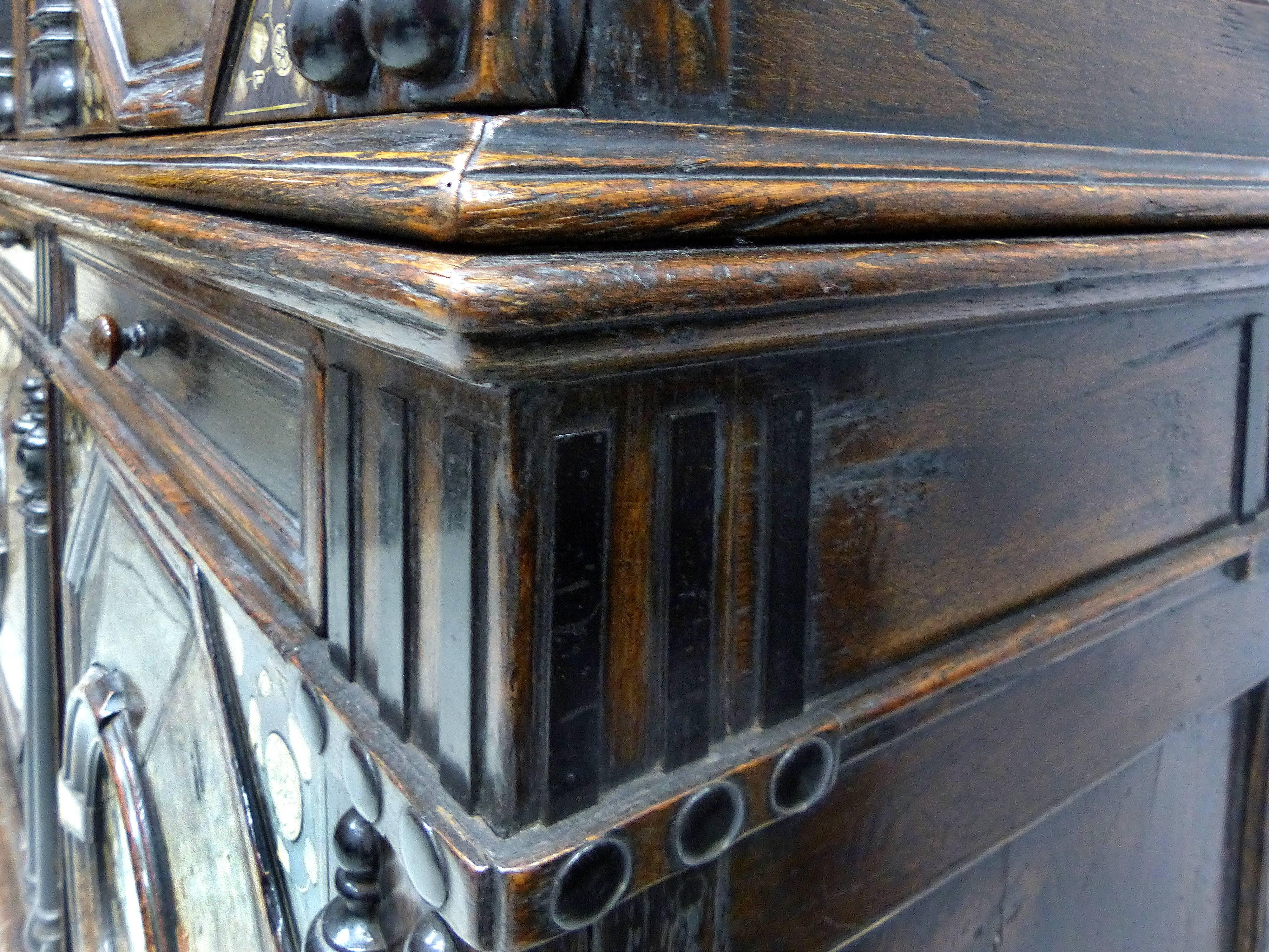 Restoration Charles II English Cabinet circa 1660-1685, Mother-of-Pearl Inlays 2