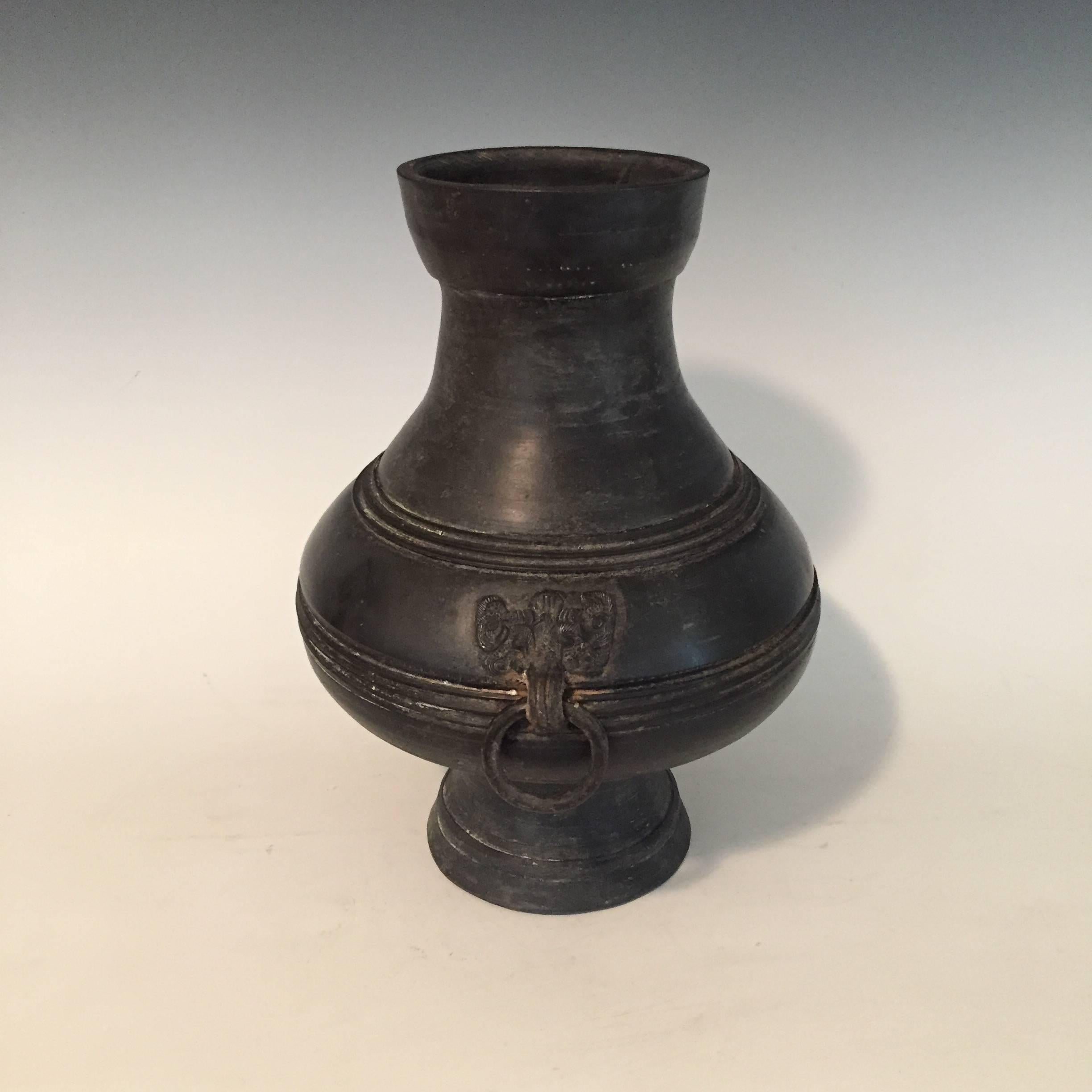 Antique Pottery Jar From The Han Dynasty In Excellent Condition In Los Angeles, CA