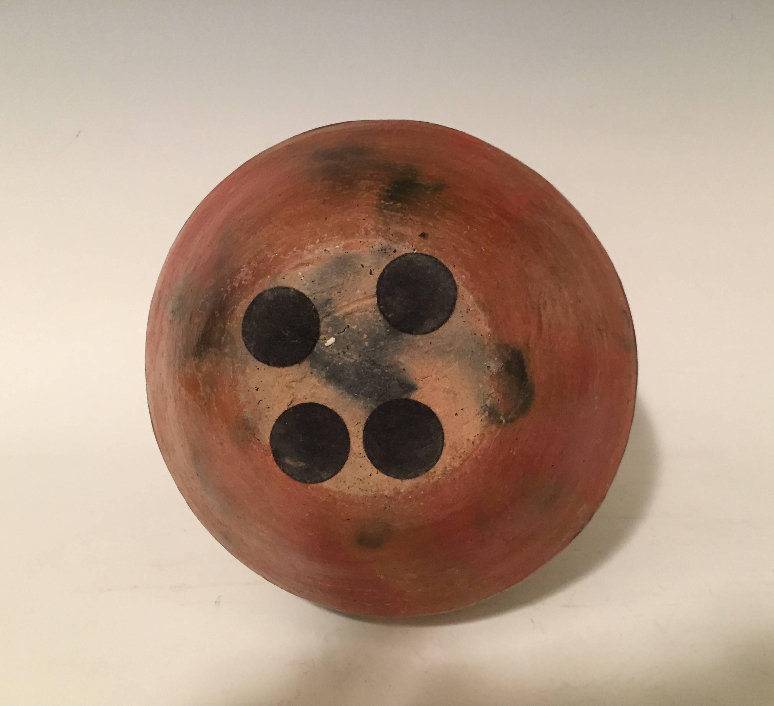 Early 20th Century Shipibo Pottey Vessel In Good Condition For Sale In Los Angeles, CA
