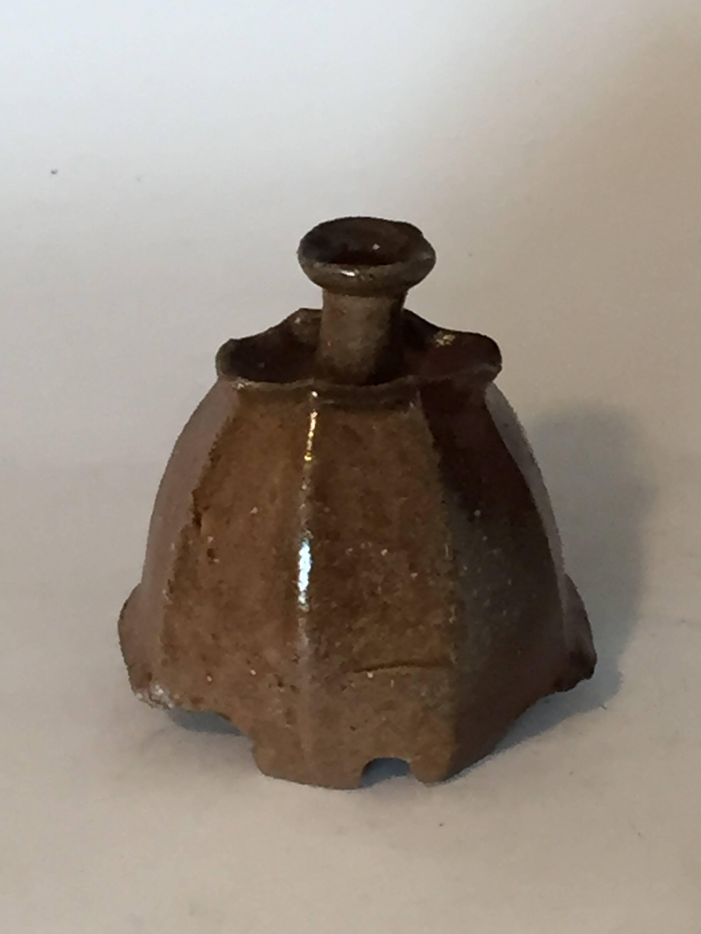 Offered by J R Richards
A bold and robust contemporary sake flask by esteemed Japanese ceramic master Kakurezaki Ryuichi.
This wood fired Bizen Tokkuri has beautiful surface colors; including scarlet red streaks, and brown colored patches.