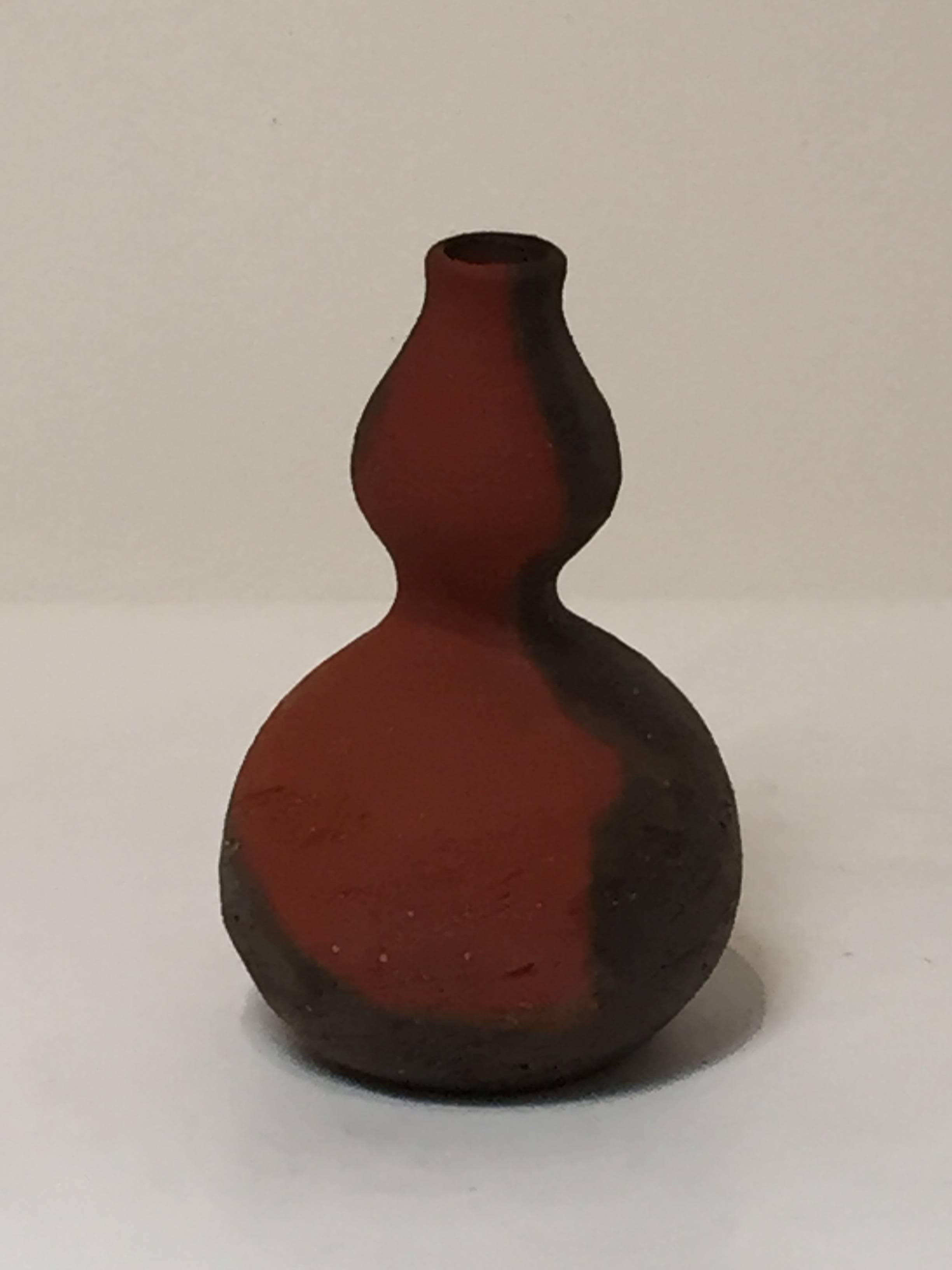 Contemporary Sake Flask by Japanese Potter Osawa Tsuneo 1