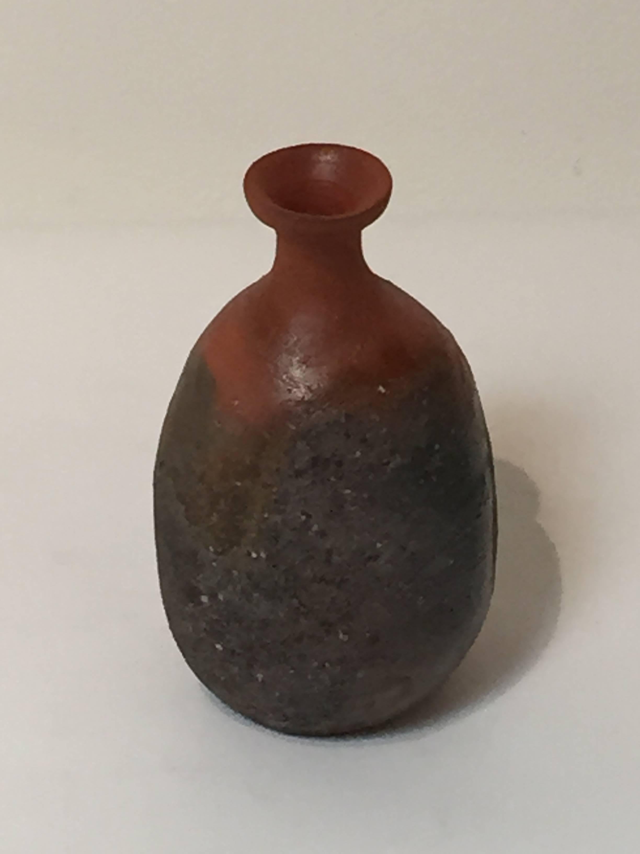 Contemporary Sake Flask ‘Tokkuri’ by Japanese Potter Osawa Tsuneo In Excellent Condition For Sale In Los Angeles, CA