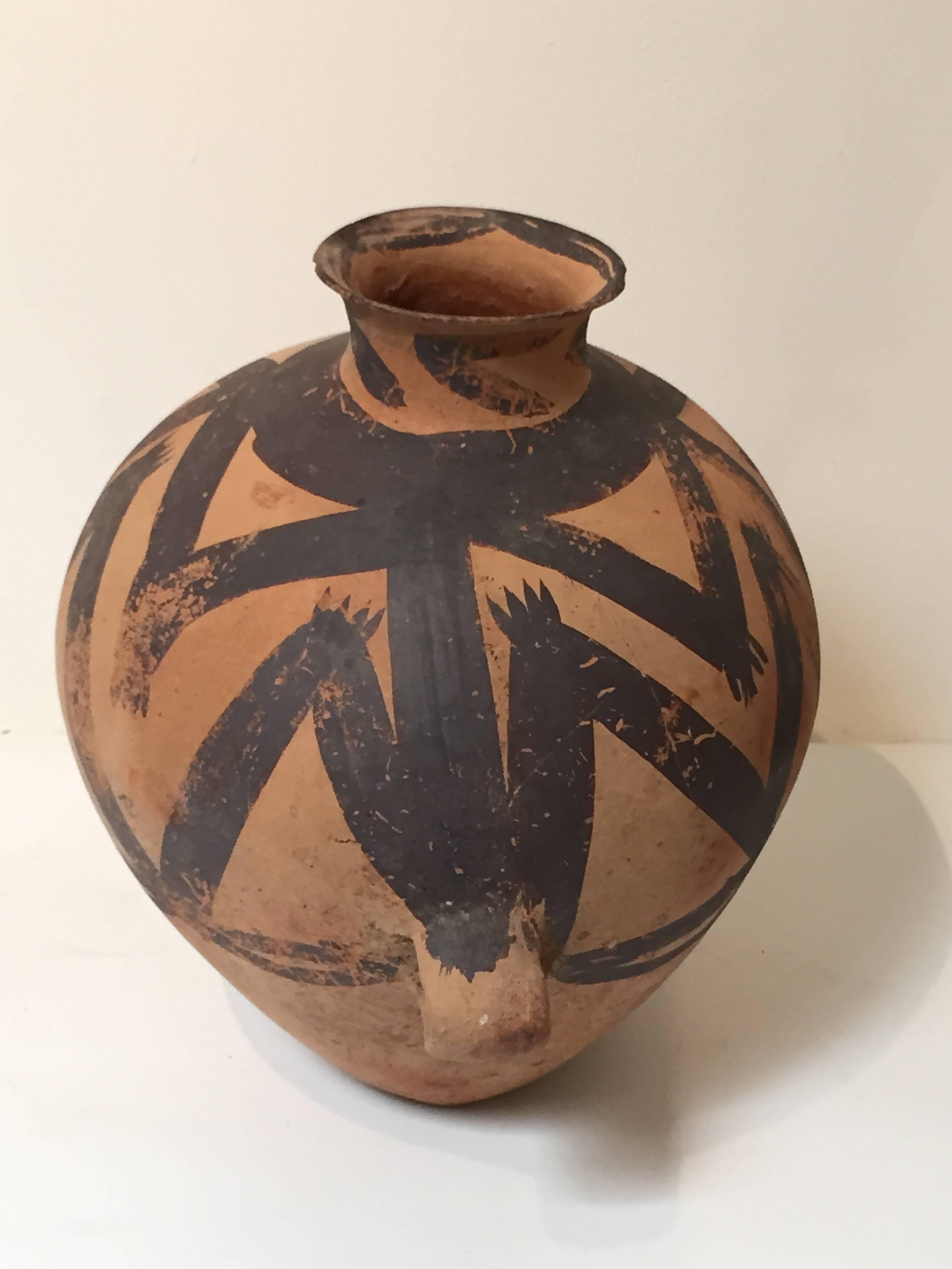 Chinese Neolithic Pottery Jar In Good Condition In Los Angeles, CA