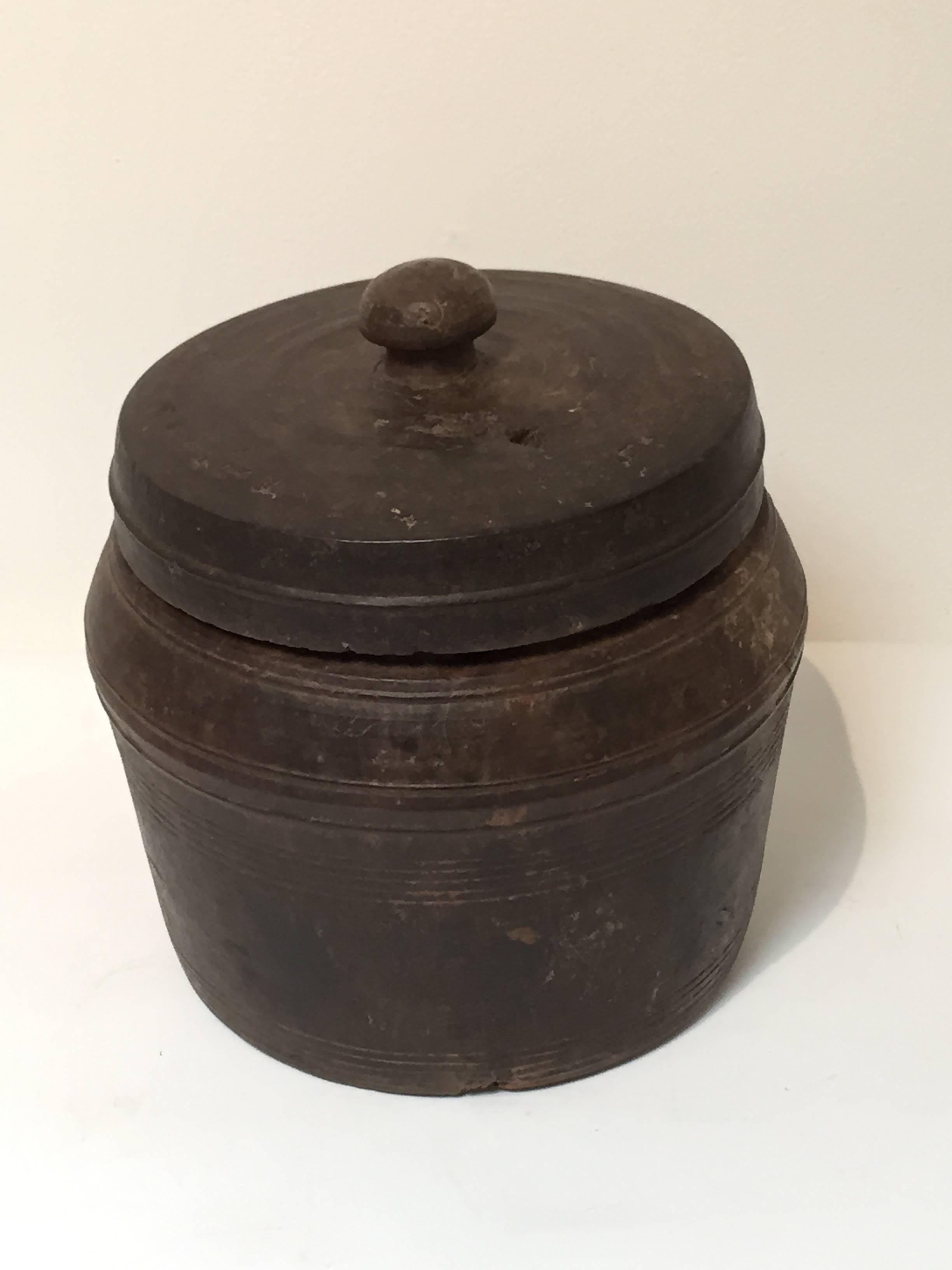 A set of three 19th century Tibetan wooden containers. Two of the pieces with lids.
Likely old food storage containers.
Measures: 12