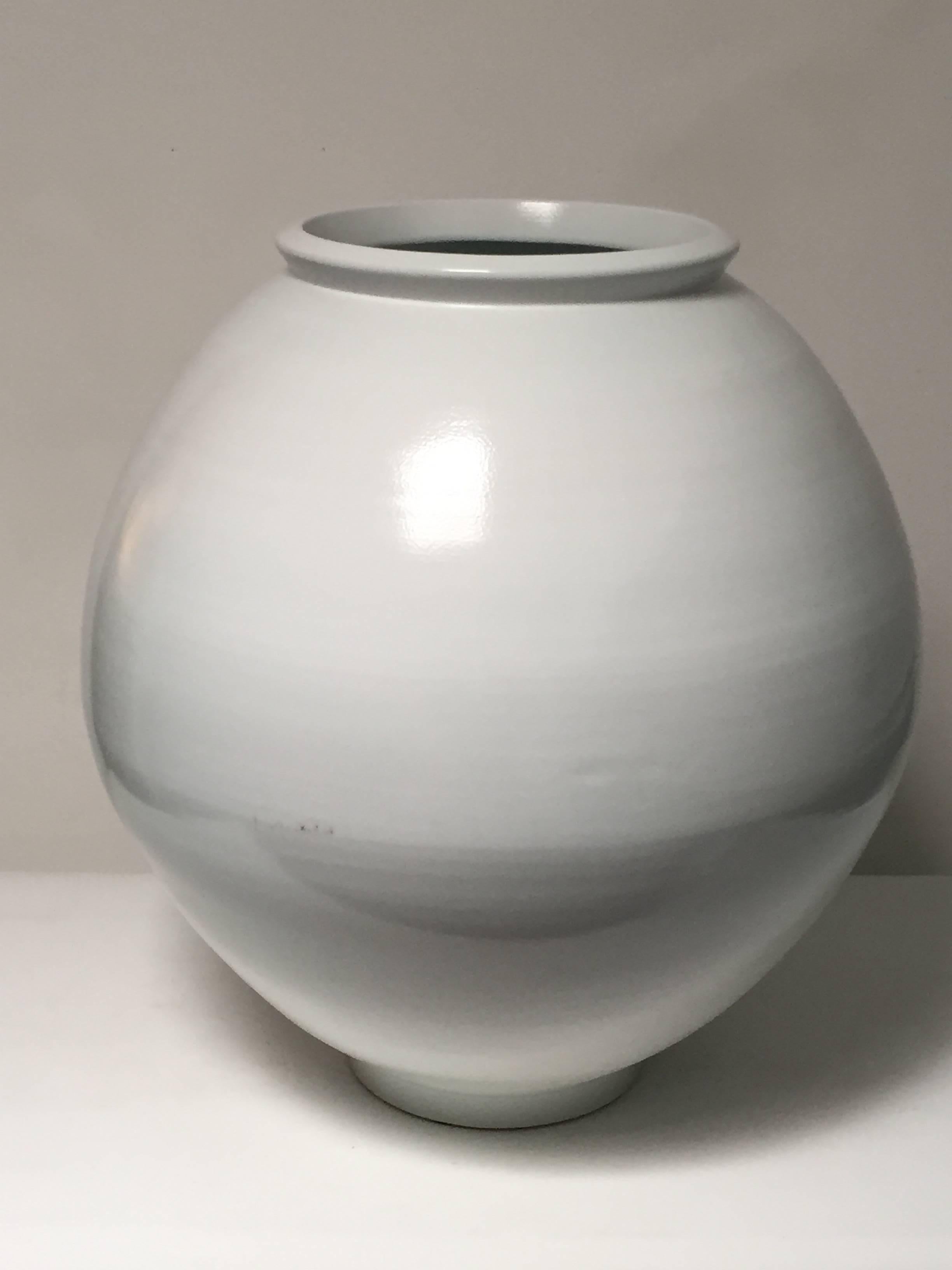 Pair of Large Contemporary Porcelain Moon Jars  2