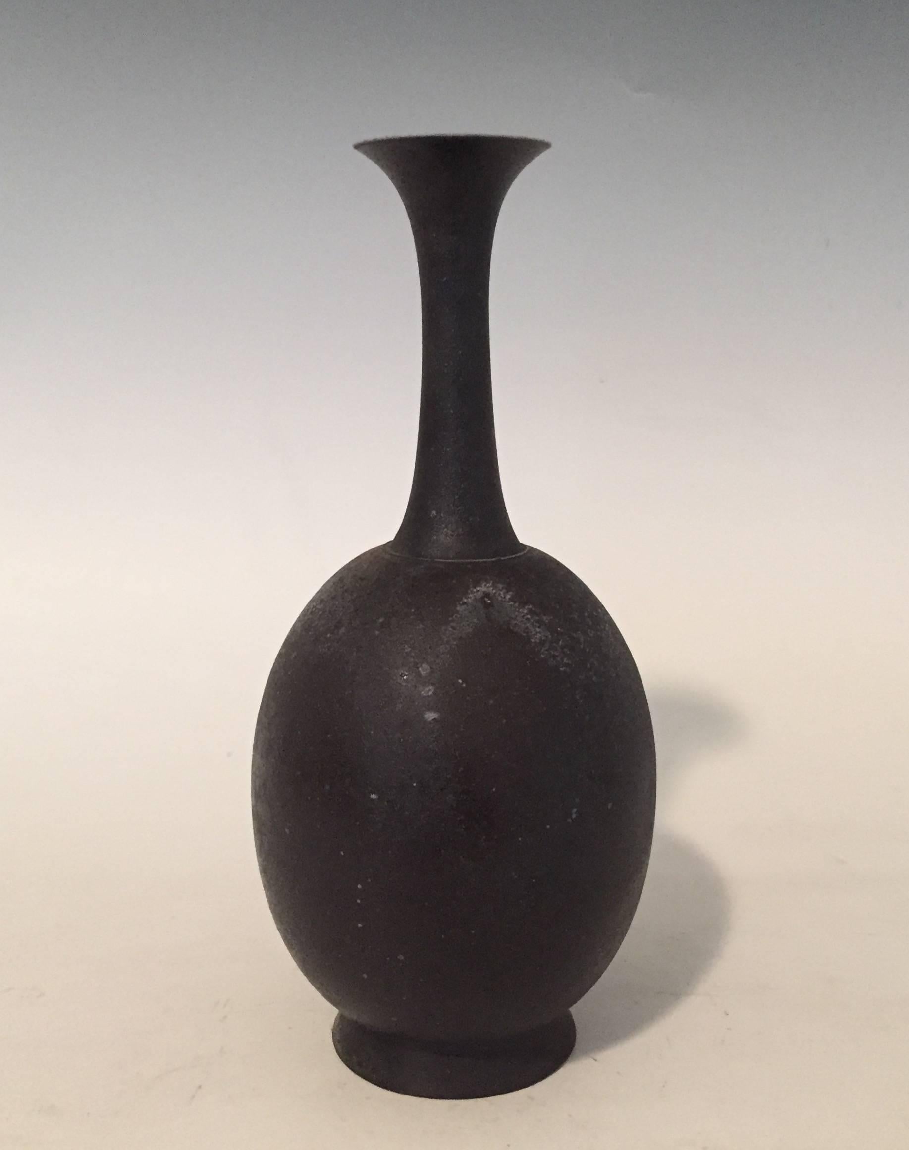 Contemporary Stoneware Vase by Japanese Ceramicist Koji Toda In Excellent Condition In Los Angeles, CA