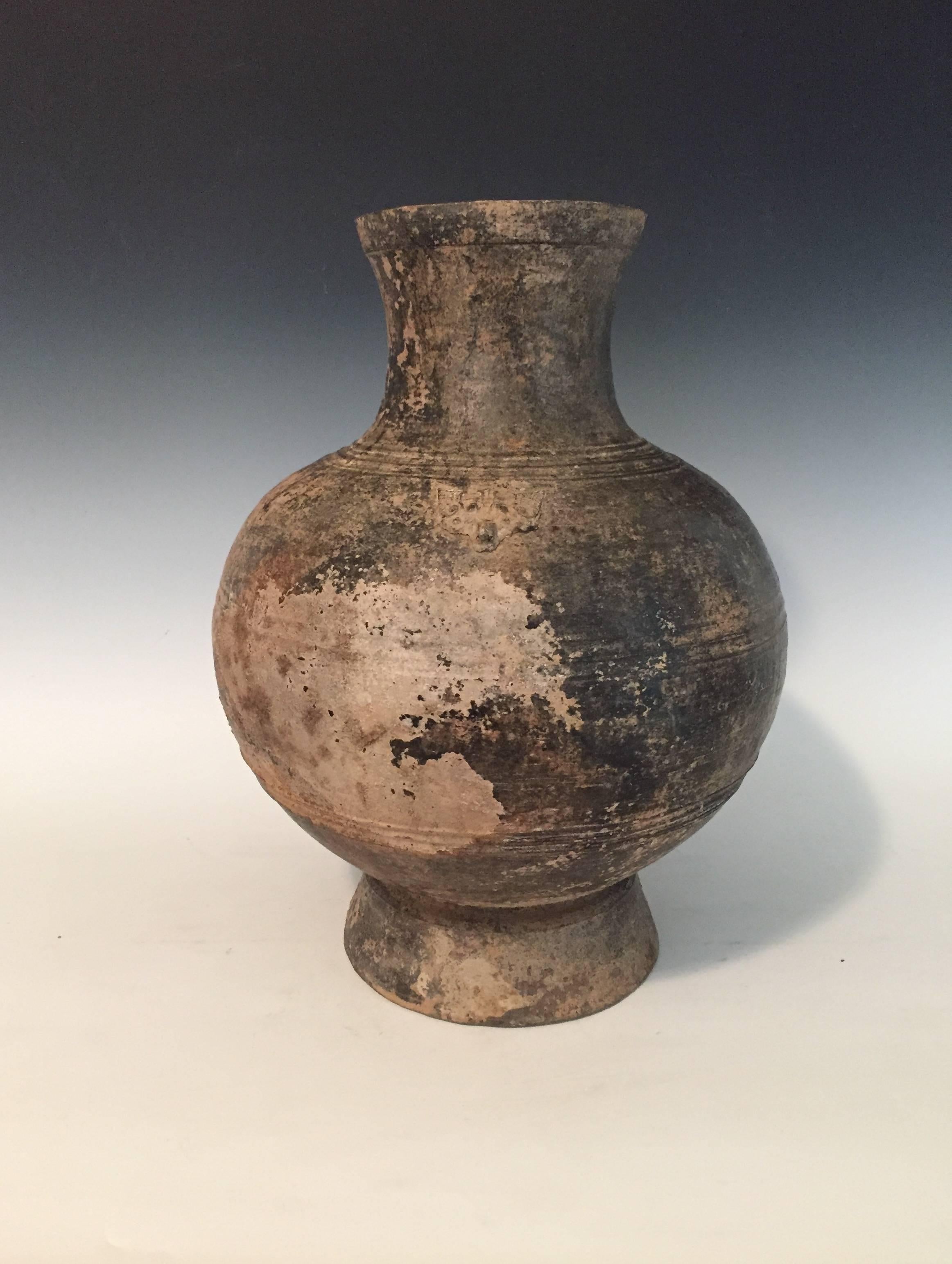 Pair of Large Han Dynasty Jars In Good Condition In Los Angeles, CA