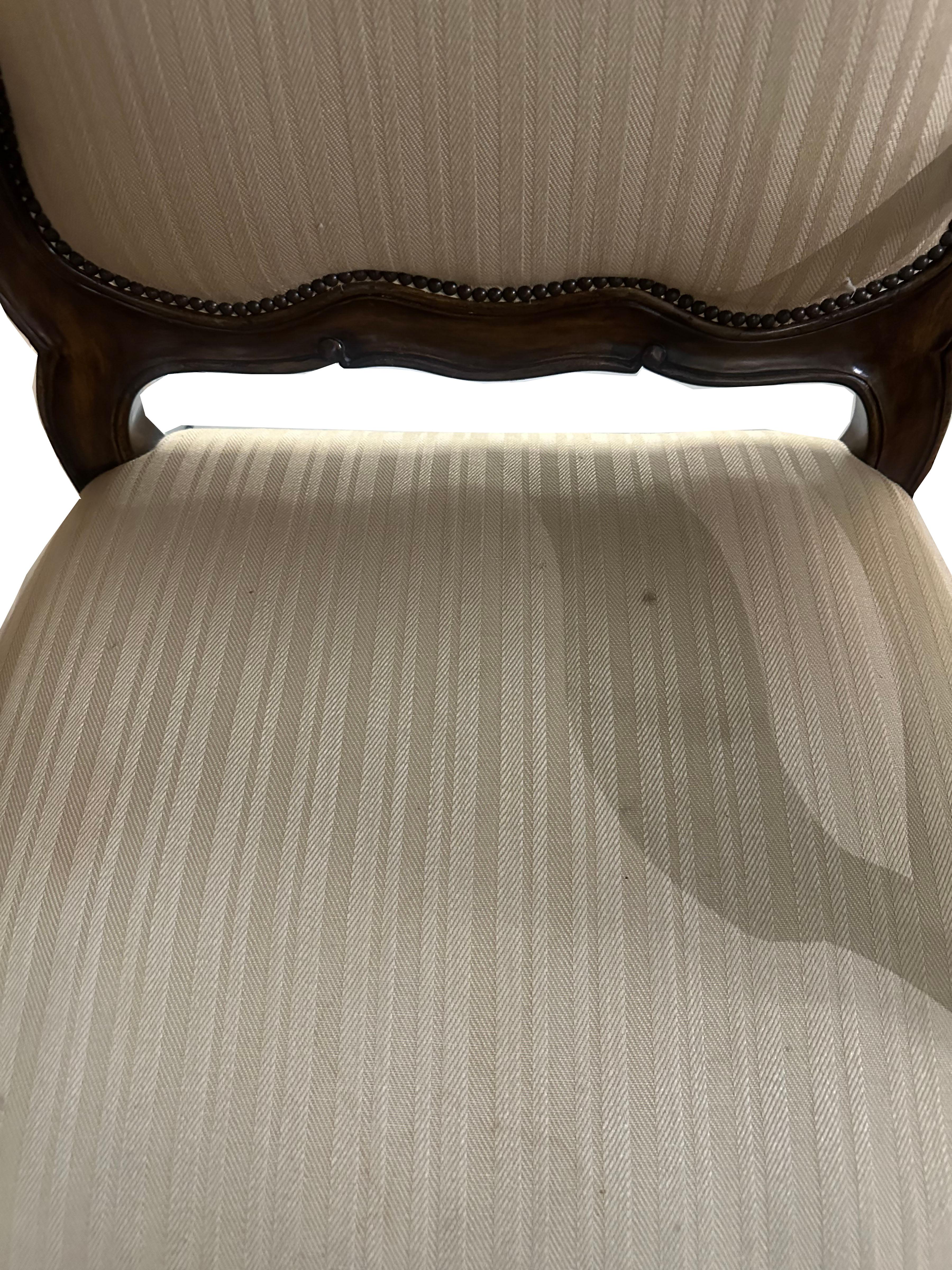 Tissu Ensemble de quatre fauteuils portugais patinés du 20e siècle Dennis & Leen en vente