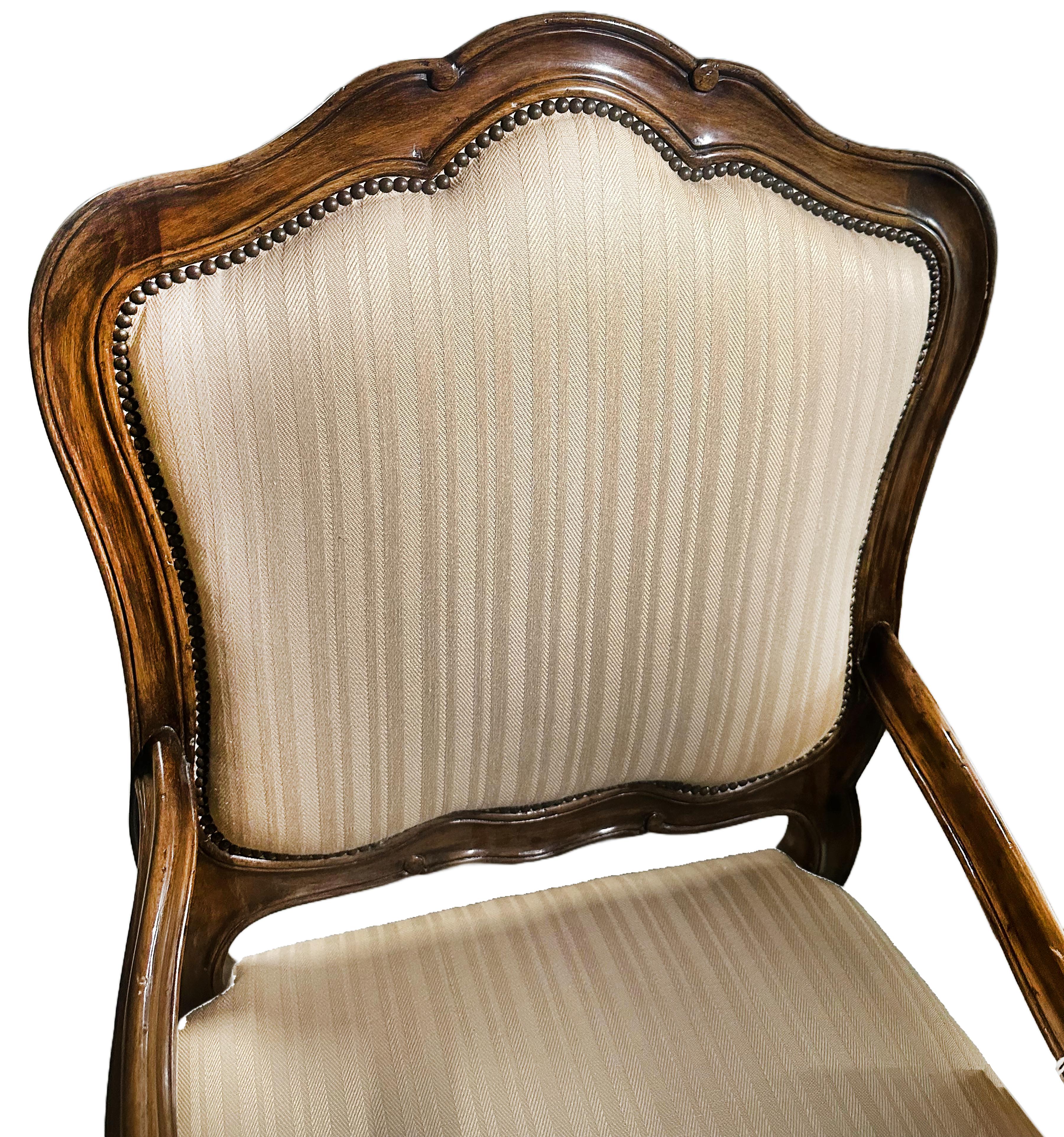 Portugais Ensemble de quatre fauteuils portugais patinés du 20e siècle Dennis & Leen en vente