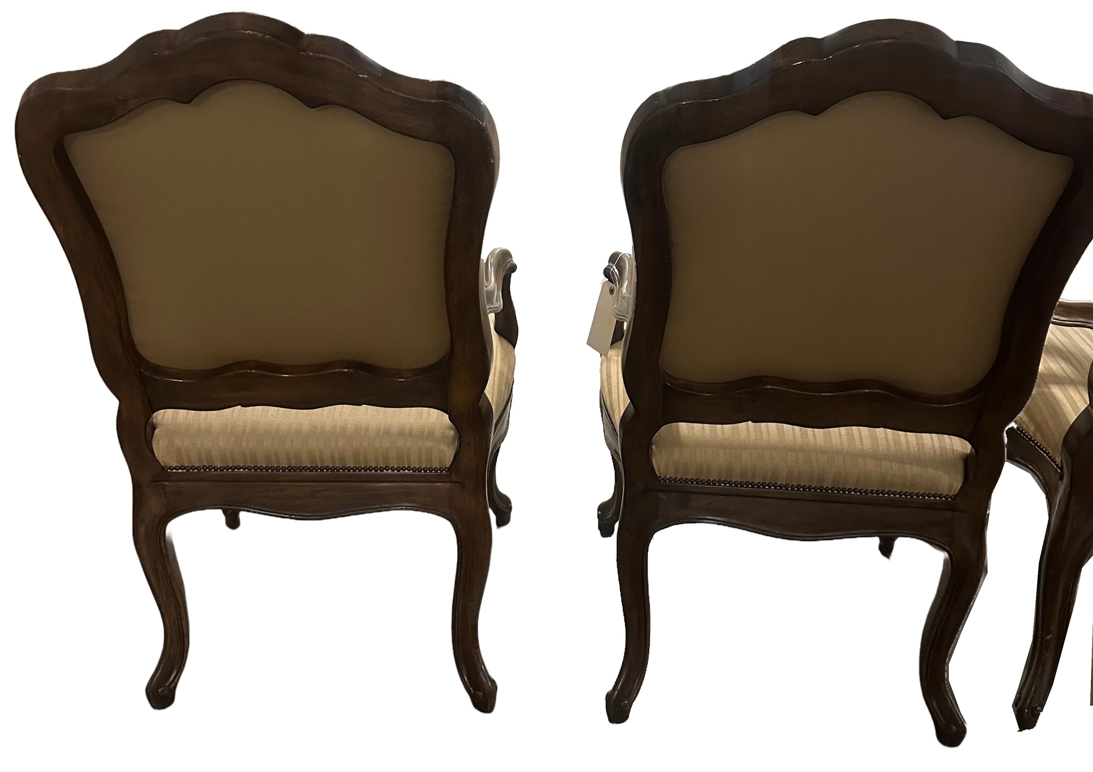 Patiné Ensemble de quatre fauteuils portugais patinés du 20e siècle Dennis & Leen en vente