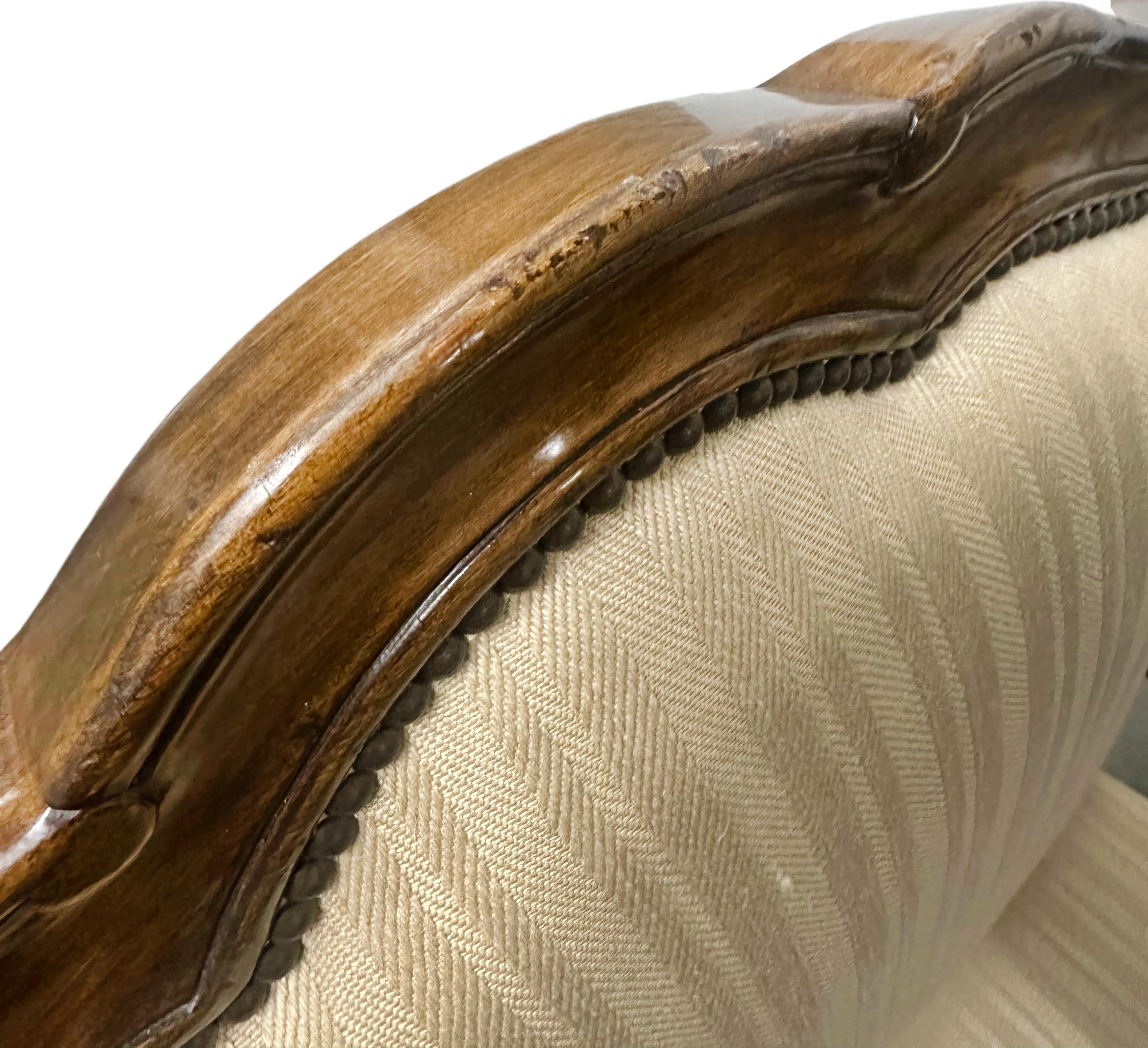 Ensemble de quatre fauteuils portugais patinés du 20e siècle Dennis & Leen en vente 1