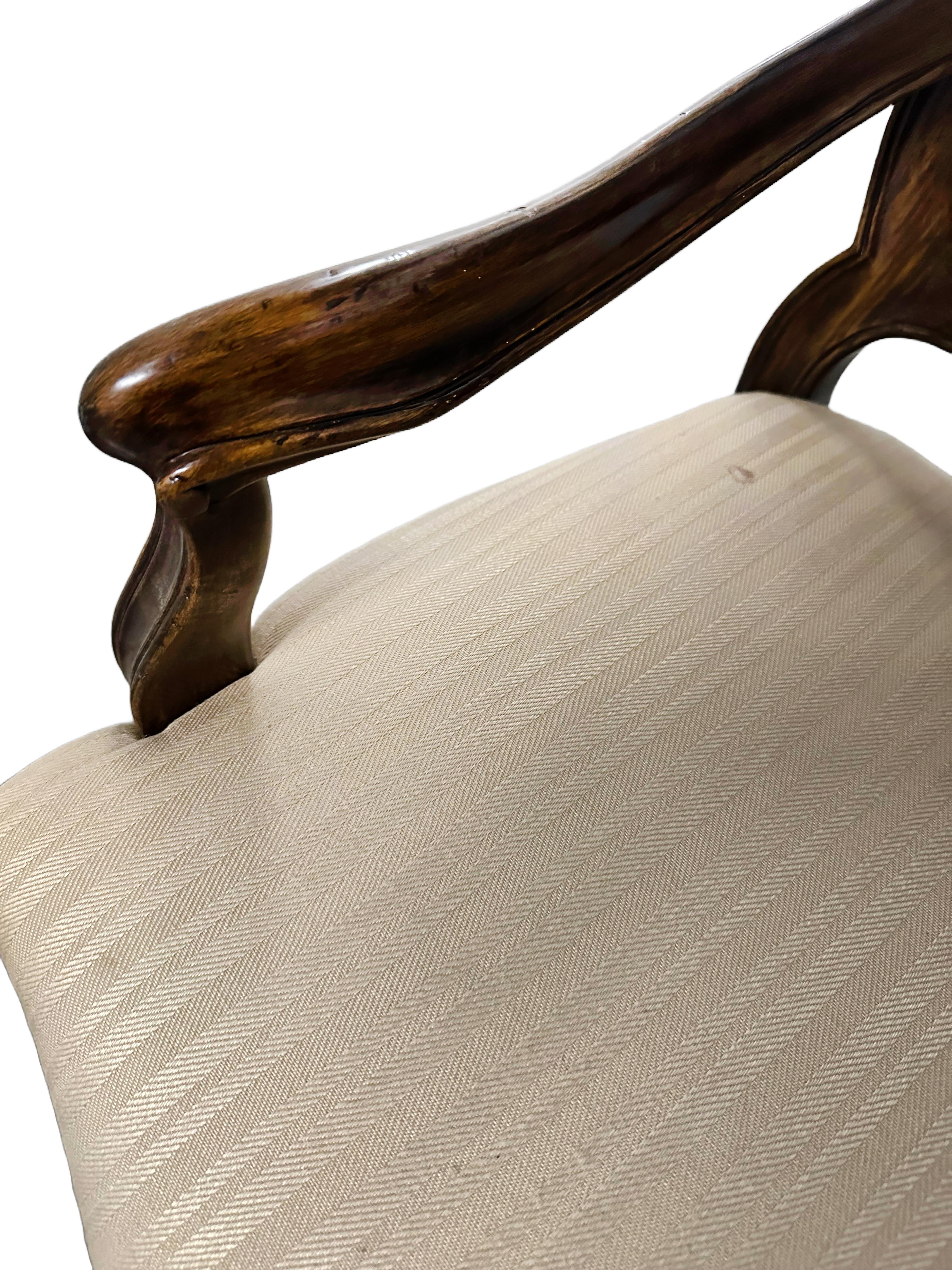 Ensemble de quatre fauteuils portugais patinés du 20e siècle Dennis & Leen en vente 10