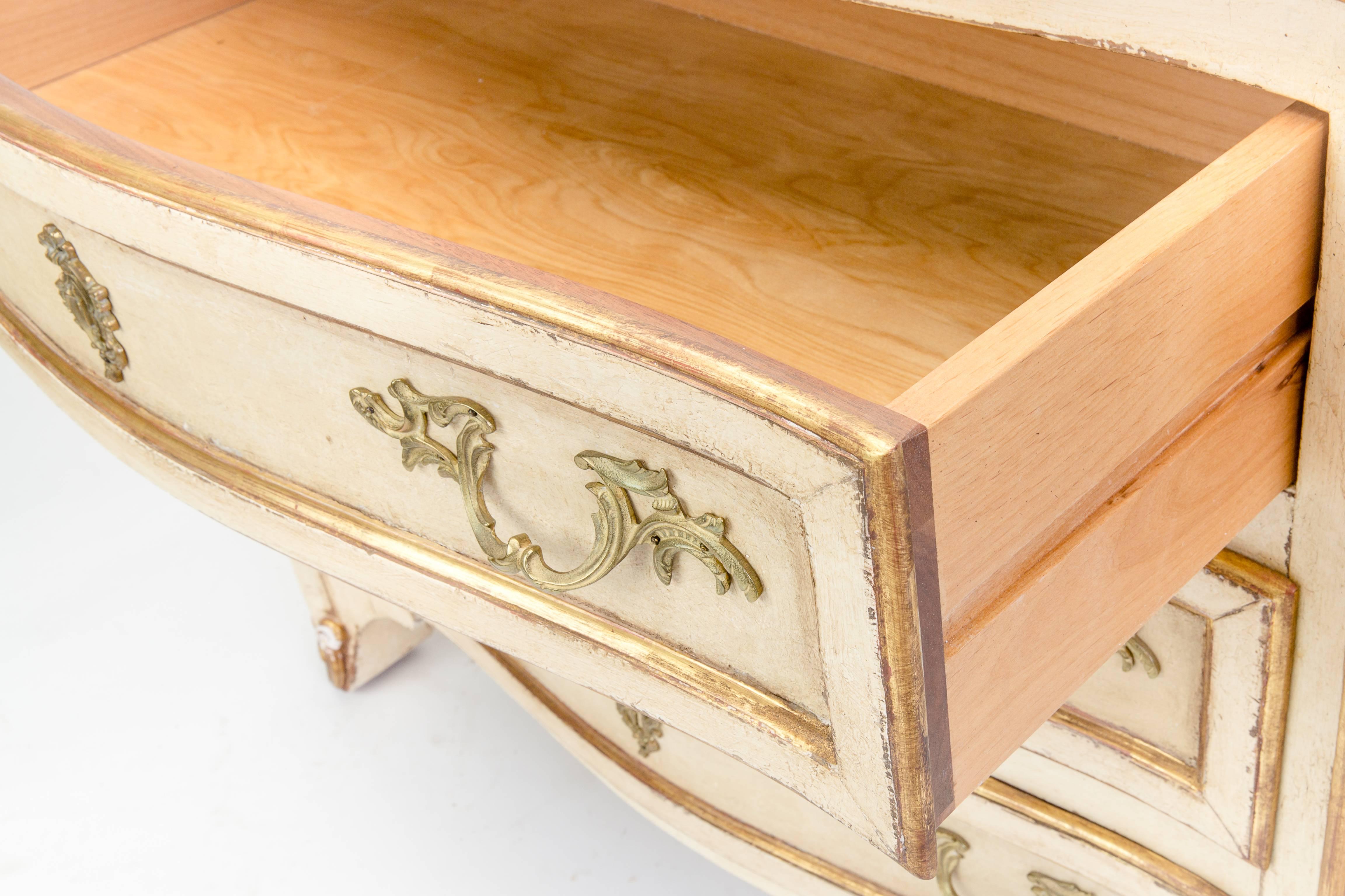 Oro 22k Cassettiera Avignon in foglia d'oro a 22 carati di Dessin Fournir in vendita