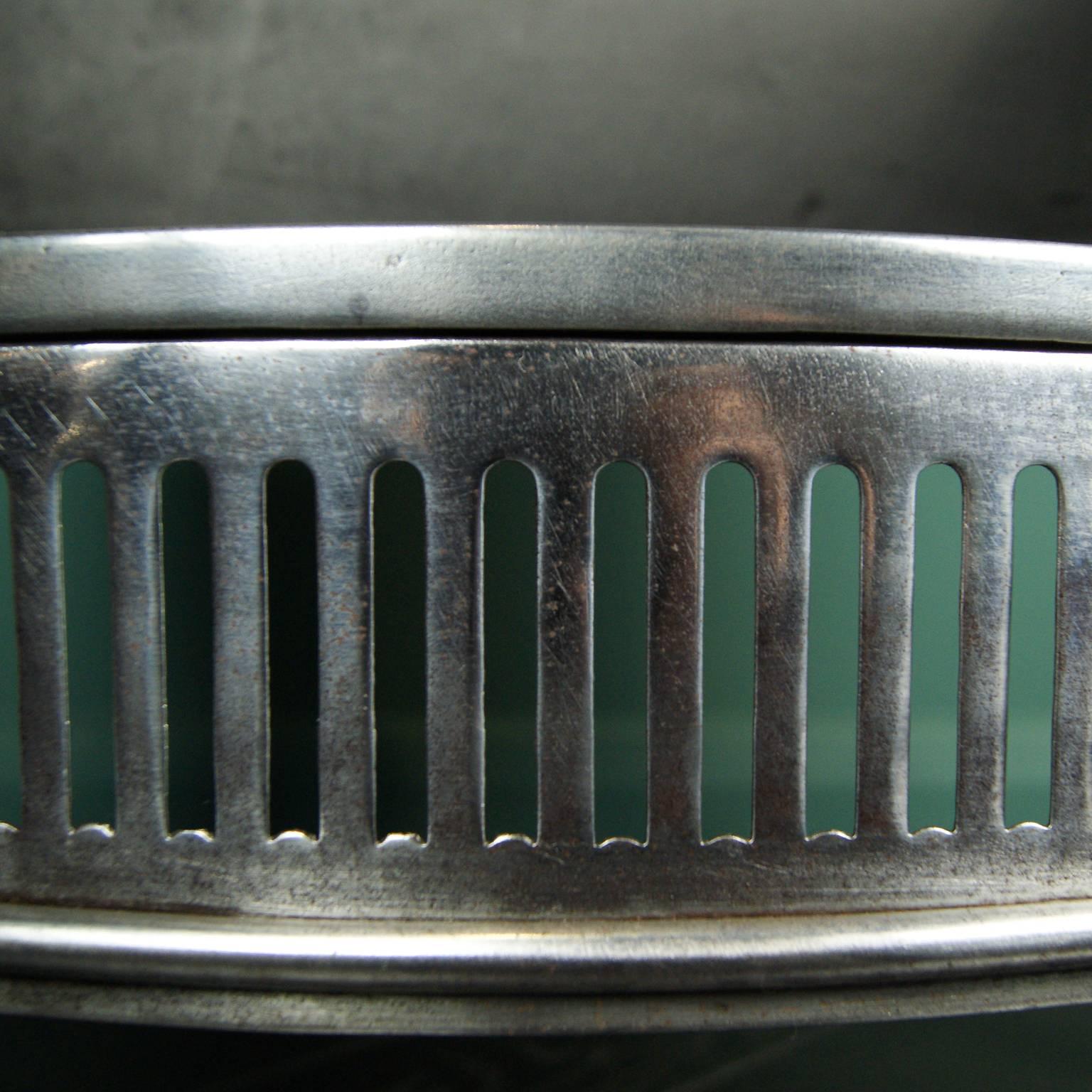 Polished Steel Carron Company Fireplace Fire Grate In Excellent Condition In London, GB