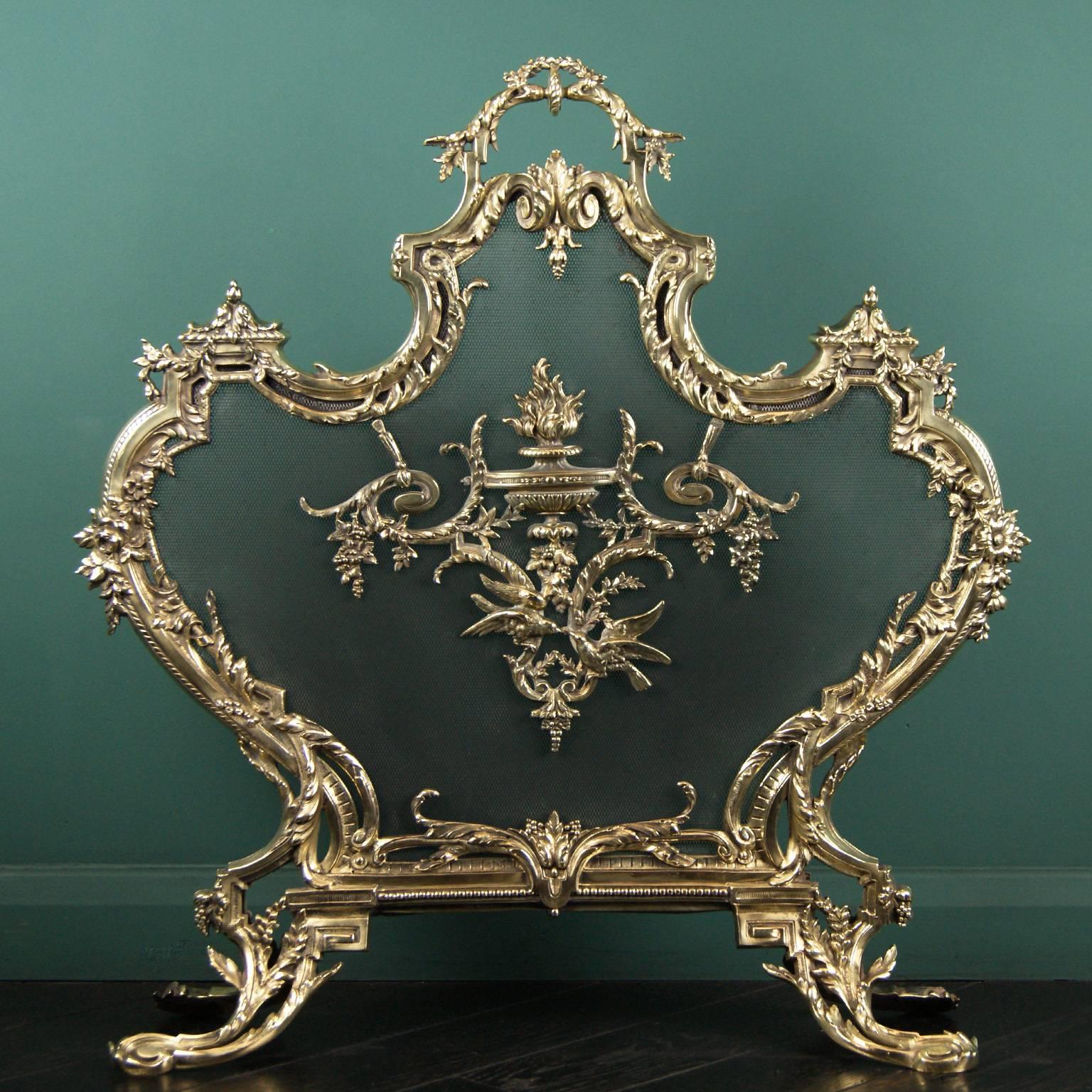 Fine Brass Rococo Fireplace Fire Screen In Excellent Condition For Sale In London, GB