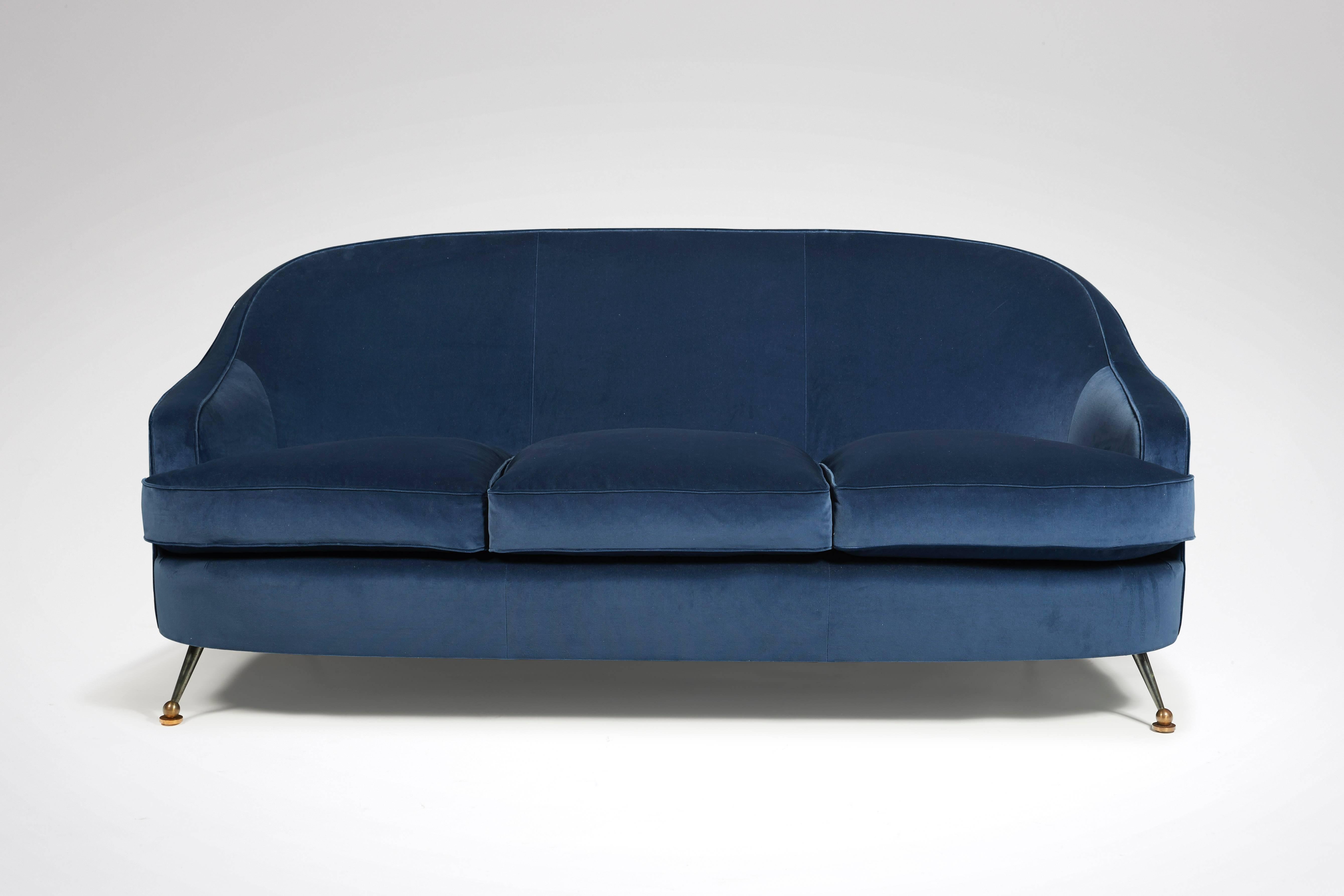 Covered with blue velvet, legs made in steel with patinated gun-metal finish and brass.

Origin: private collection, London.

Bibliography: 
Viviane Jutheau, Jules et André Leleu, Editions Olbia, Neuchâtel, 1996, p. 158.
Françoise Siriex,