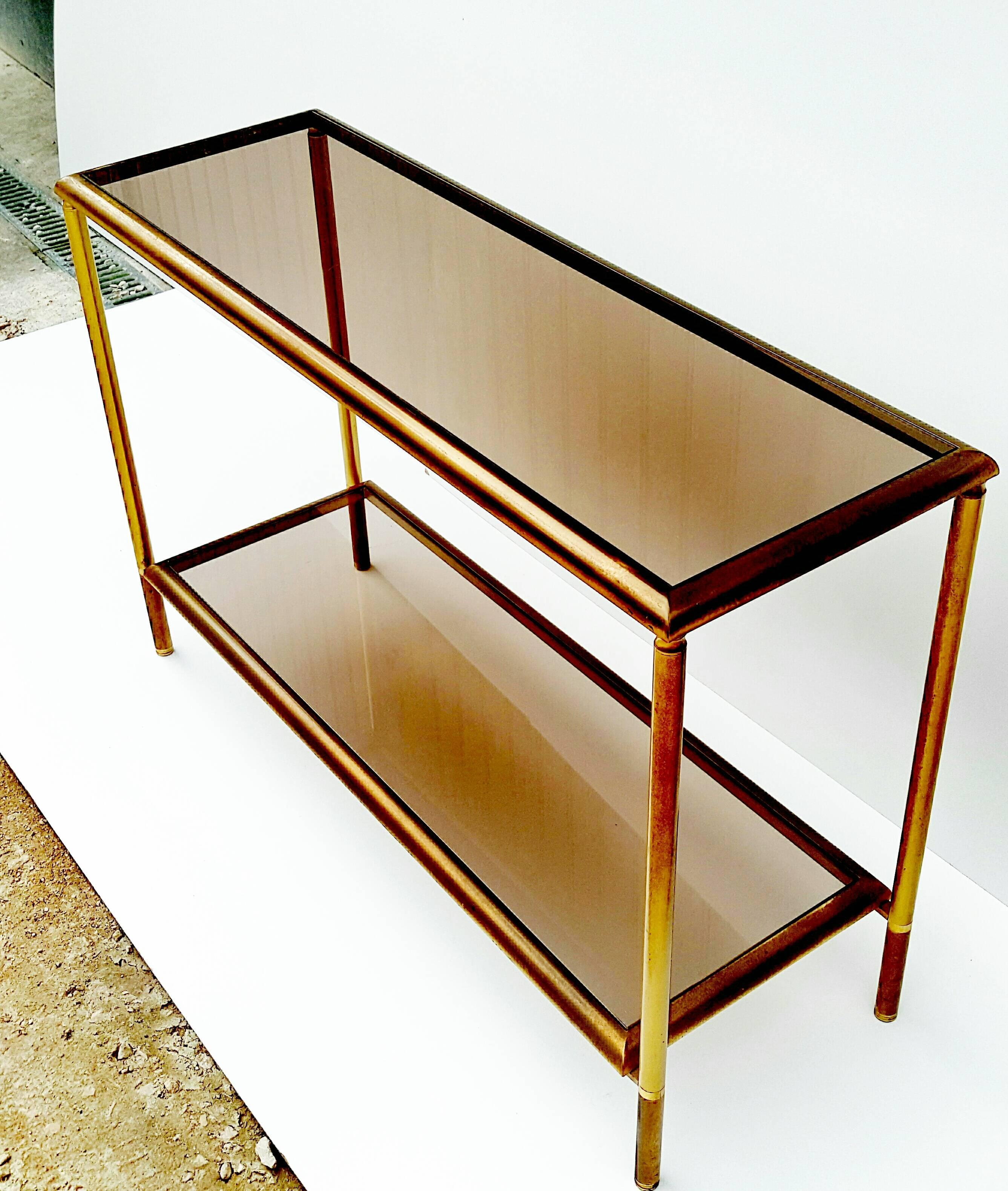 French brass console table with smoked glass, in very good vintage condition.
 