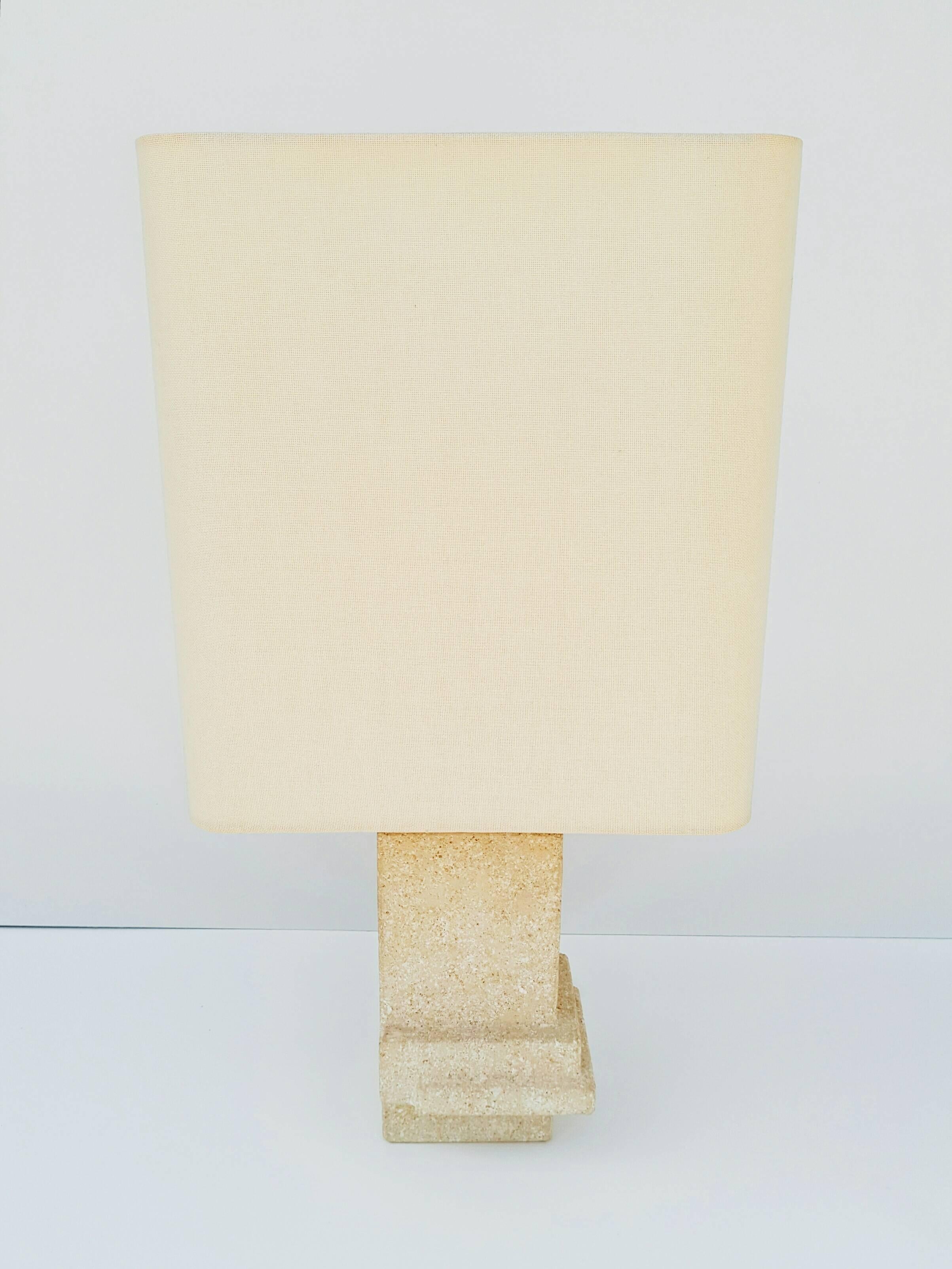 Very stylish Mid-Century architectural stone table lamp with original shade. It does work.