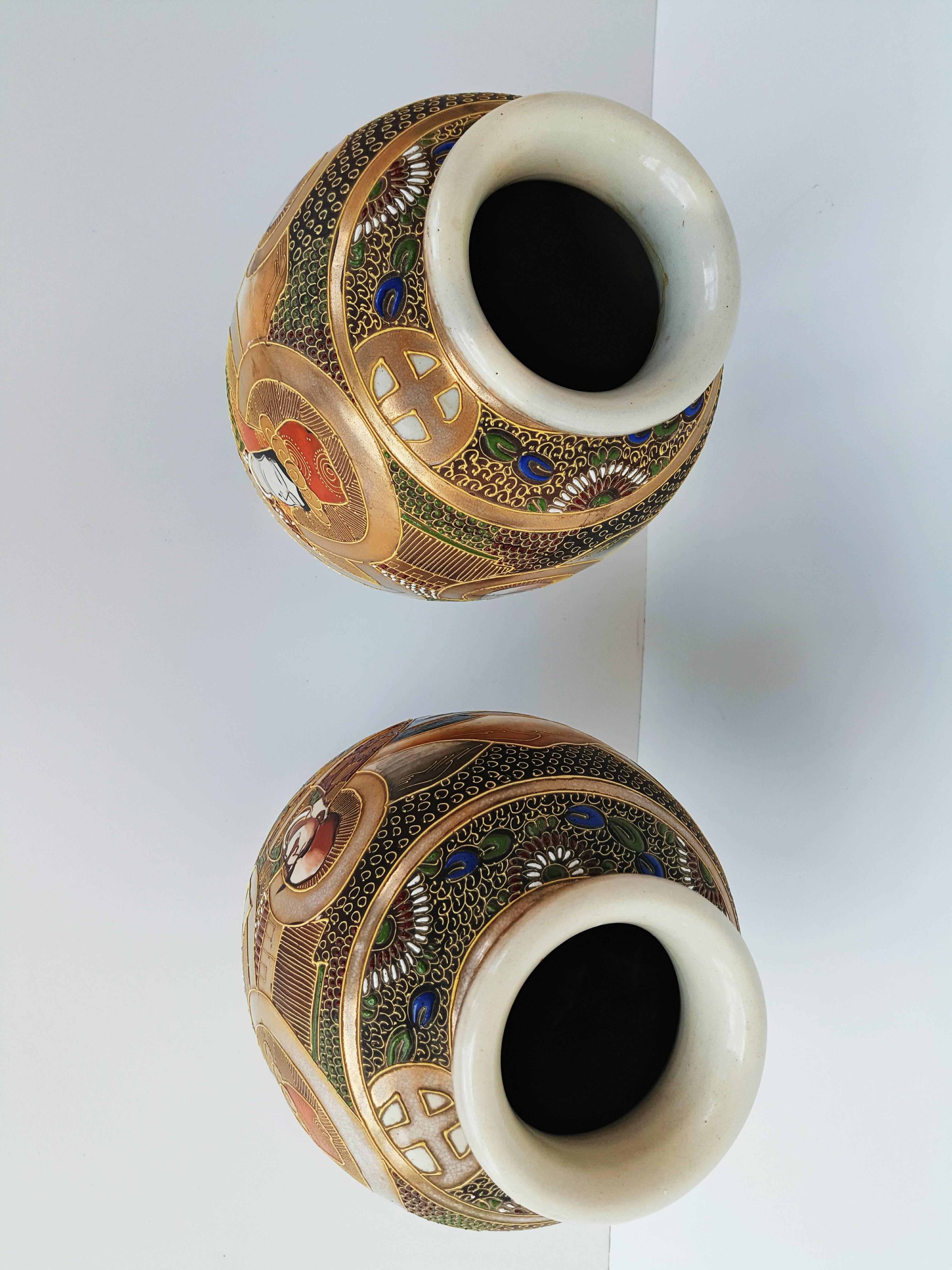 Early 20th Century Pair of Japanese Satsuma Vases in Painted Ceramic In Good Condition In L'Escala, ES