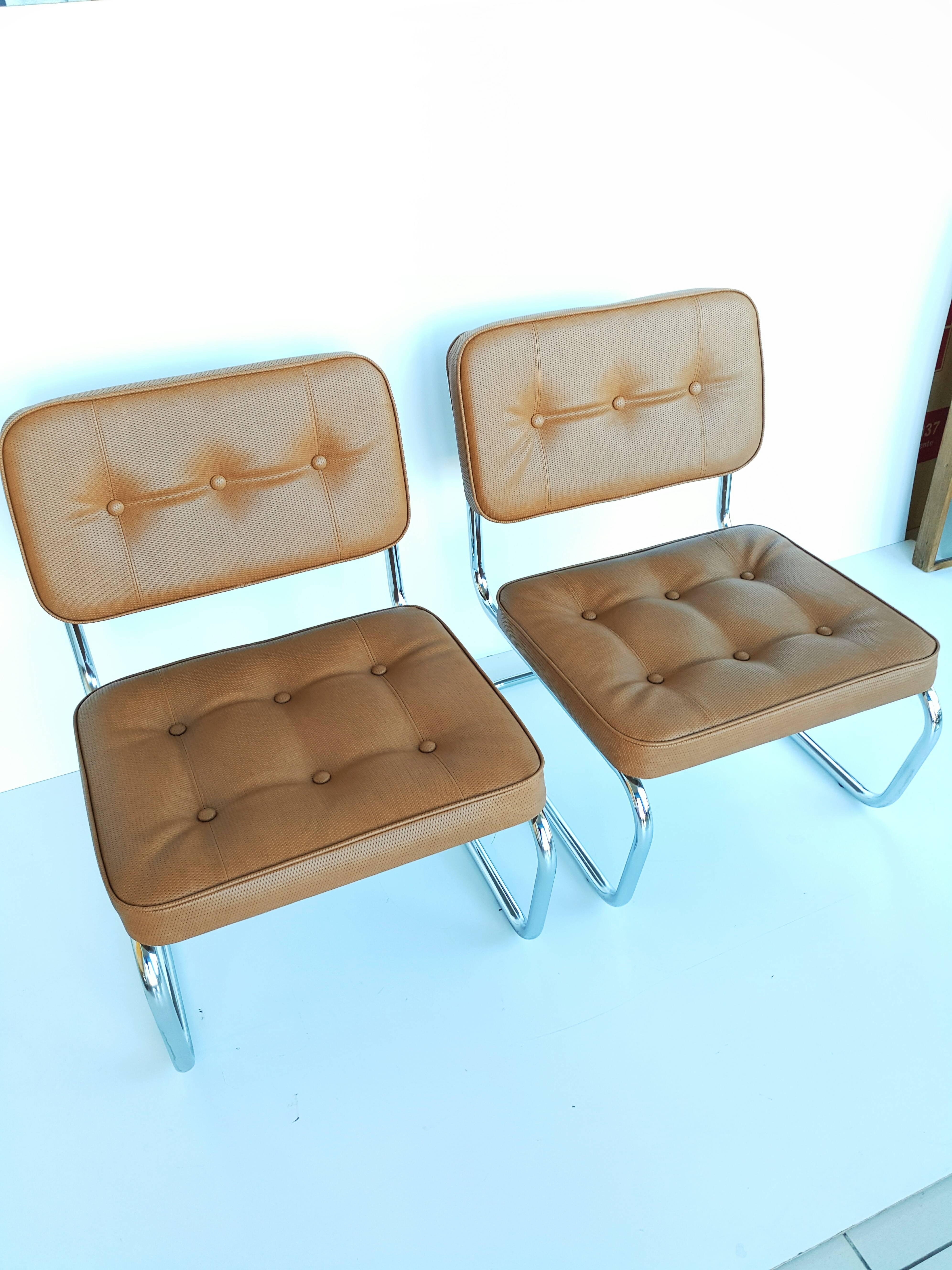 French Pair of Tan Mb-Tex Lounge Chairs, circa 1970 For Sale