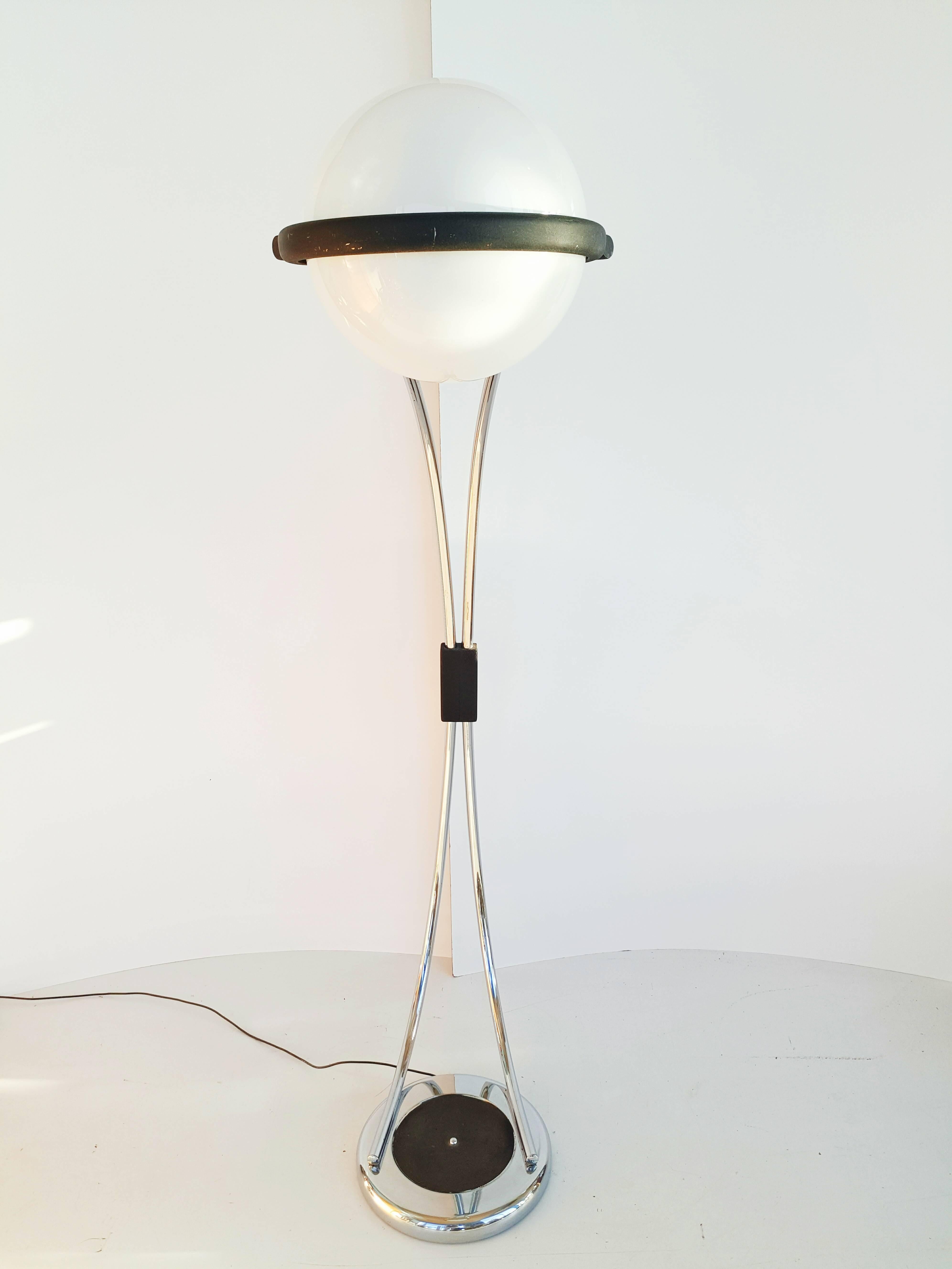 Large Italian Arc Floor Lamp, circa 1970 For Sale 1