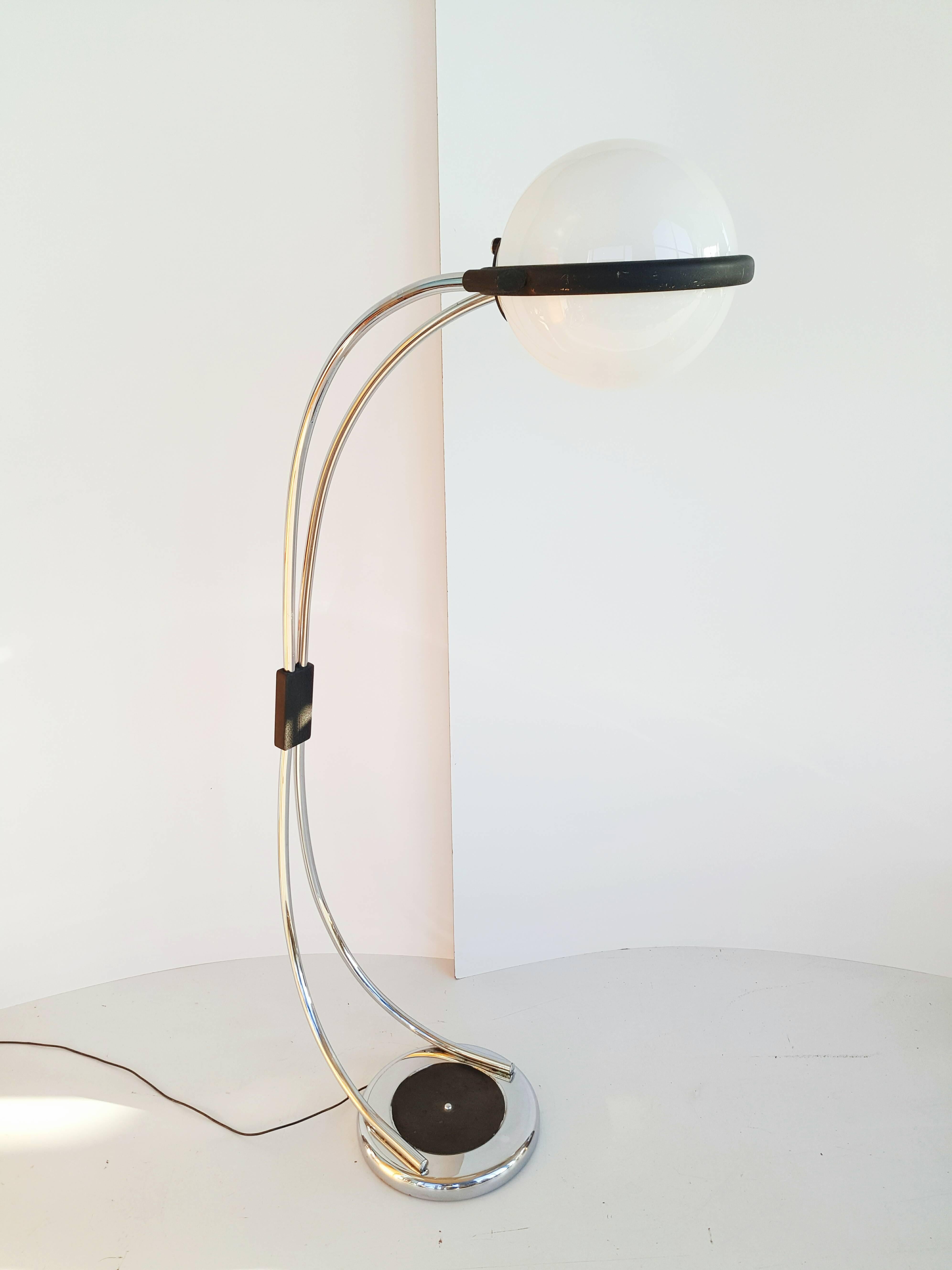 Grand lampadaire italien en forme d'arc, vers 1970 en vente 2