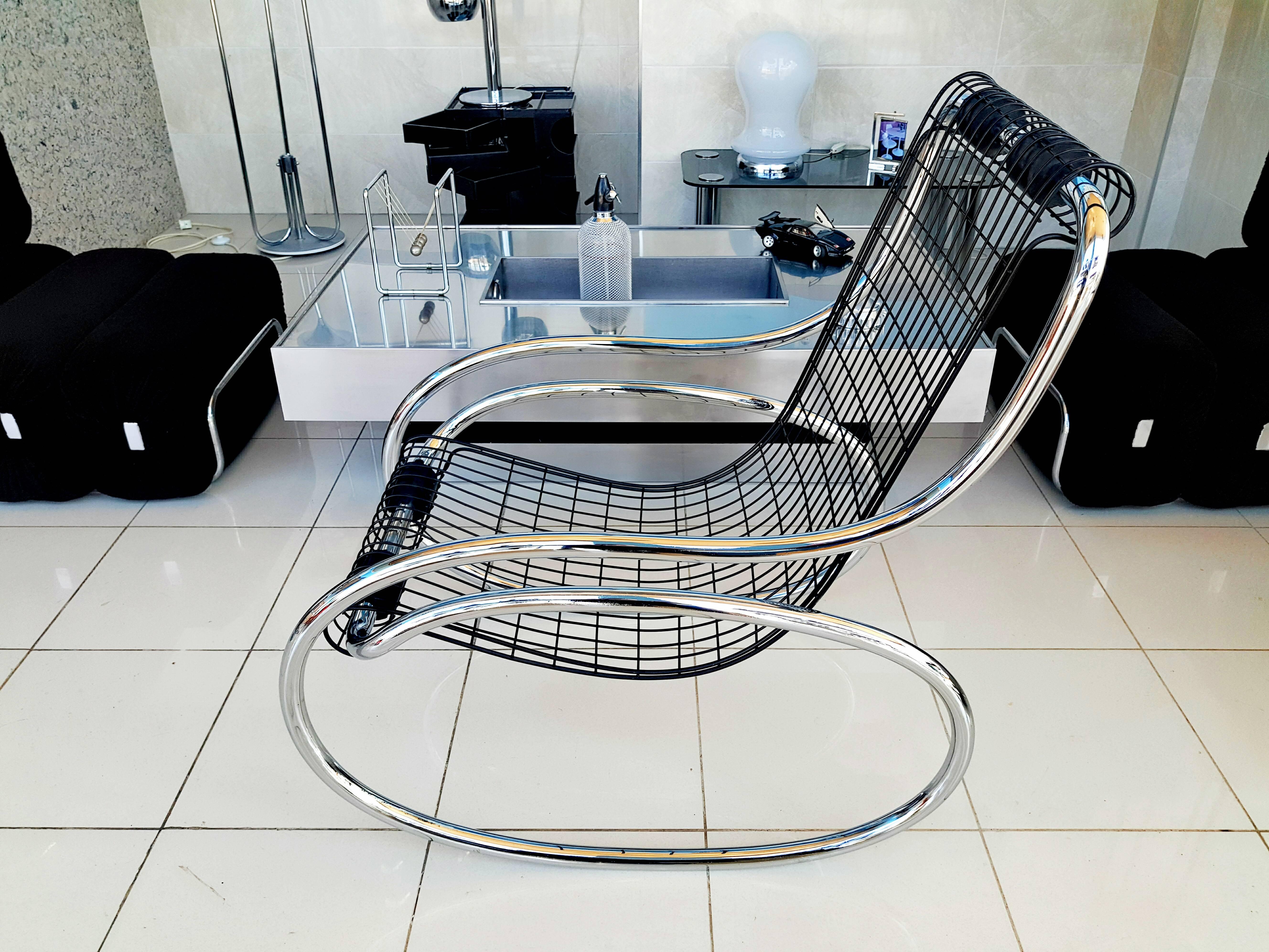 Rare Iron and Chrome Rocking-Chair, circa 1970 In Good Condition For Sale In L'Escala, ES