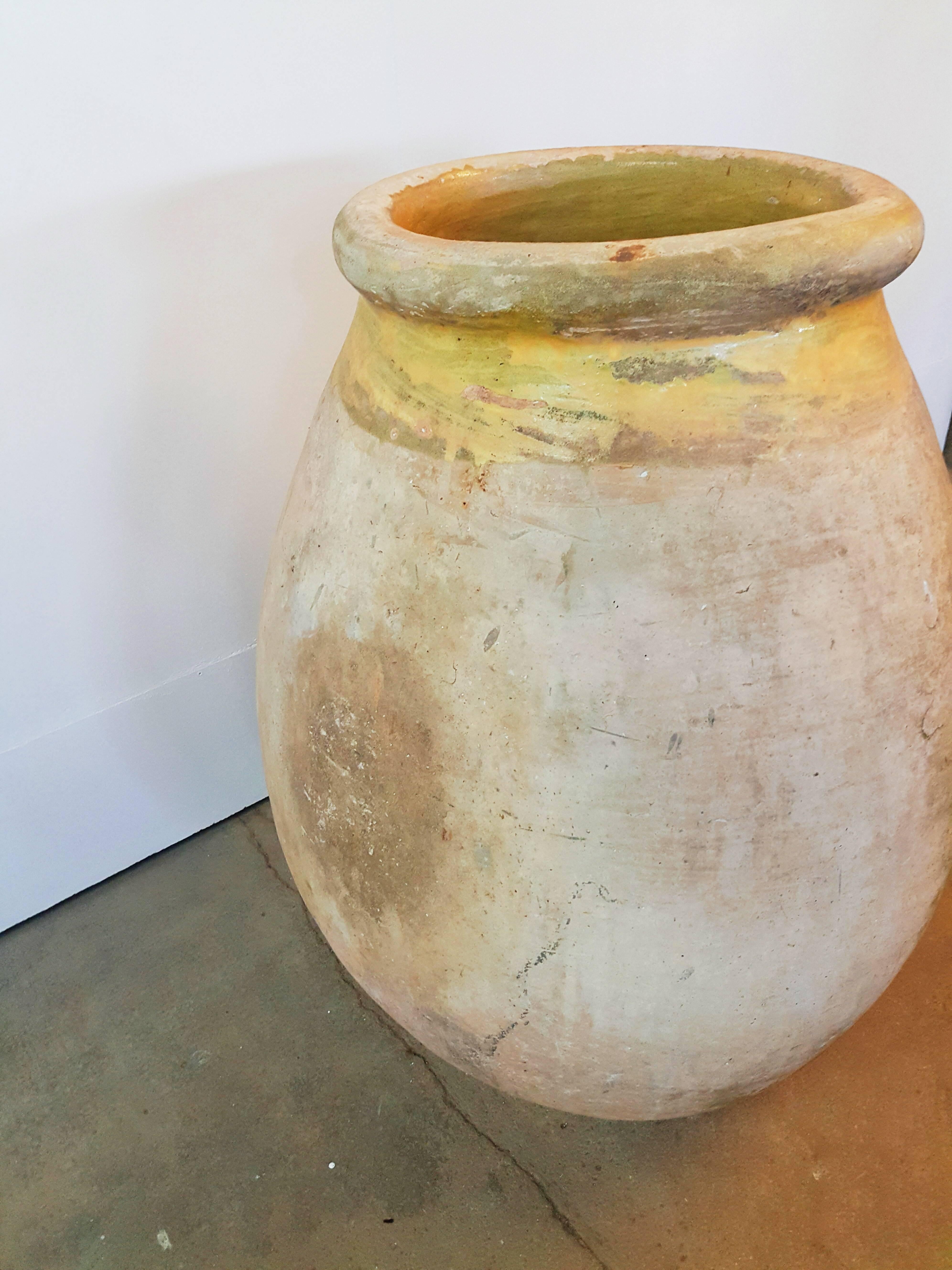 Very Large Size 18th Century Biot Ceramic Jar Made of Yellow Glazed Terracotta In Good Condition In L'Escala, ES