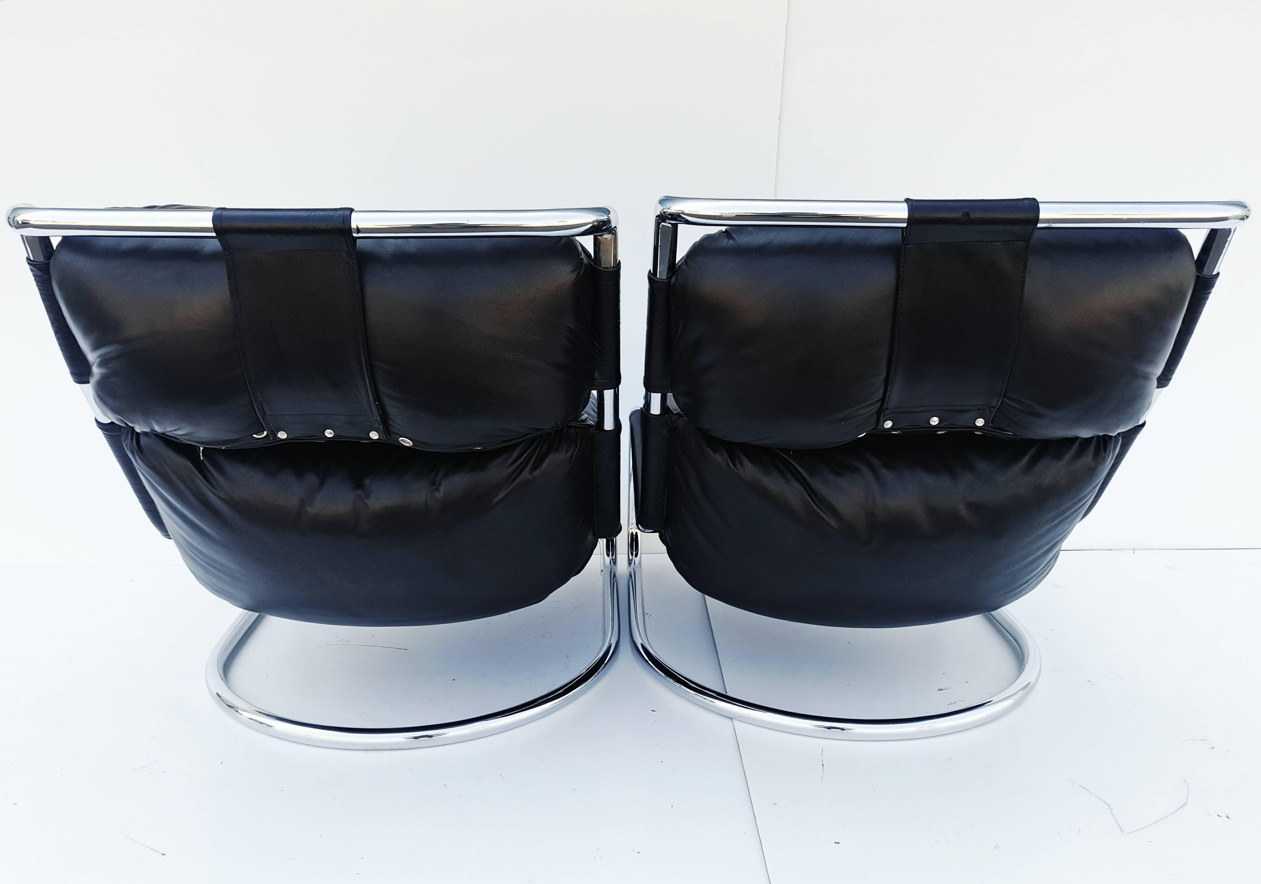 Pair of Italian Leather Lounge Chair, 1970s 6