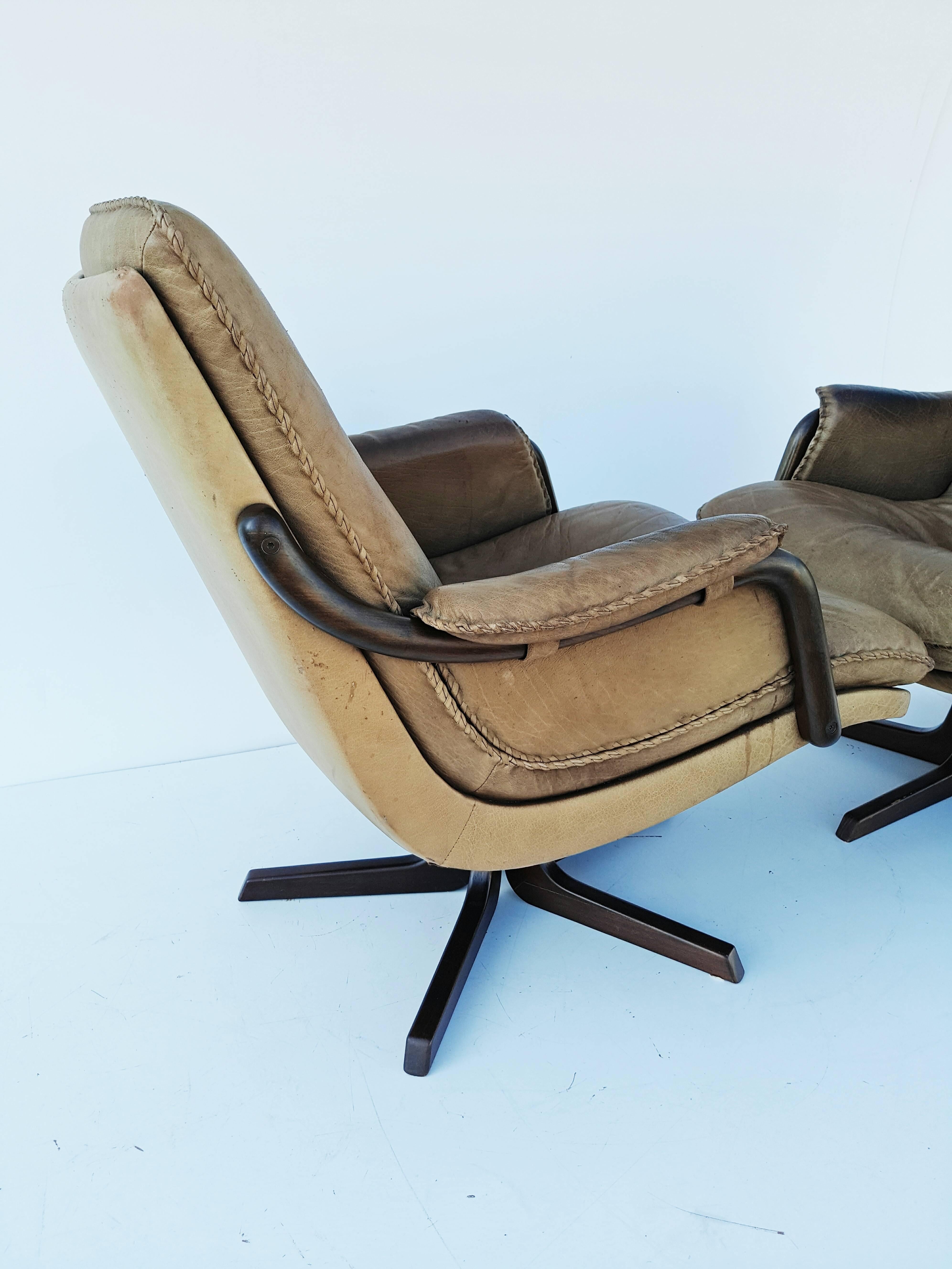 Pair of Mid-Century Danish Leather Swivel Armchairs 4