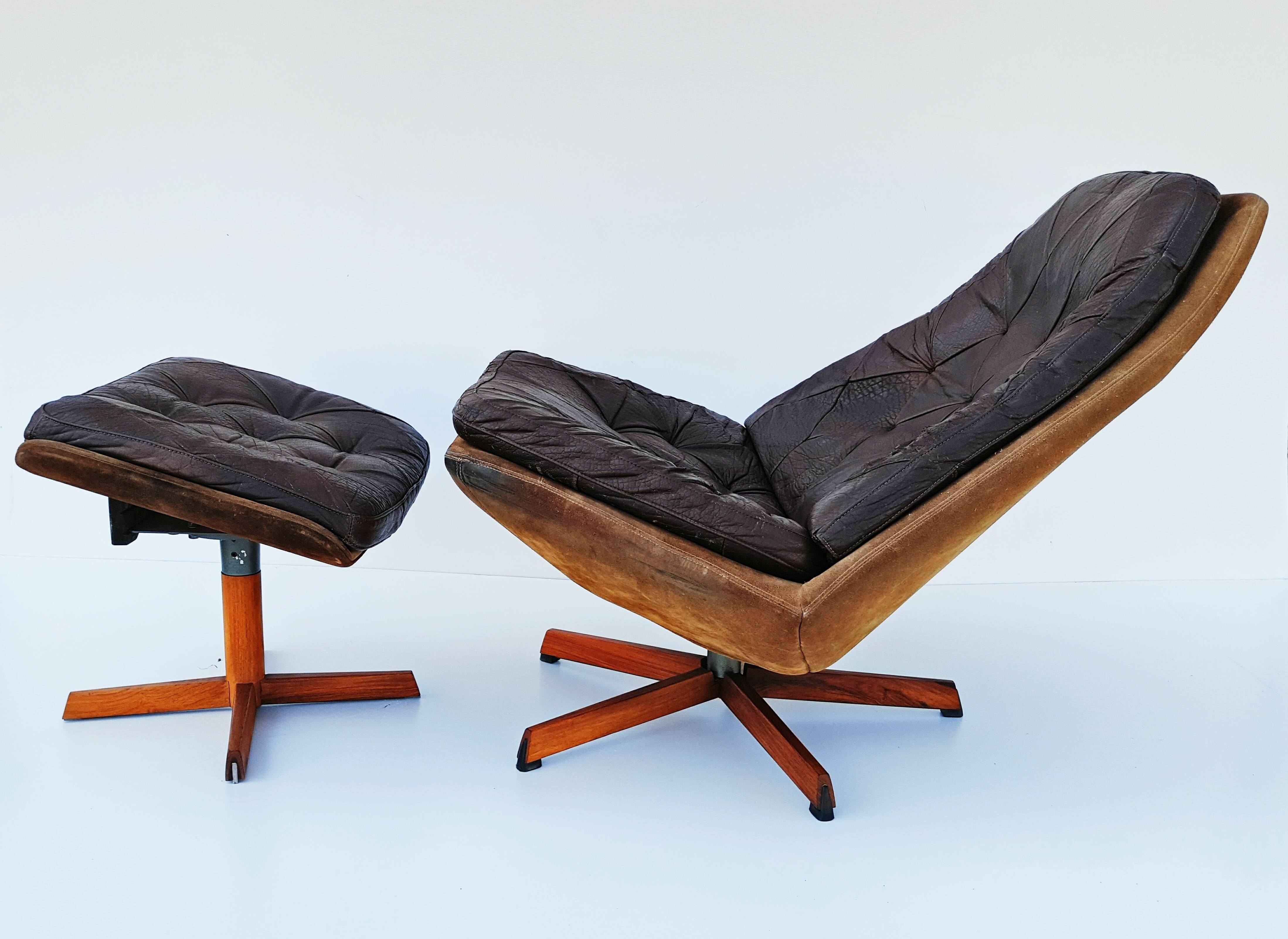 Danish Leather Swivel Lounge Chair MS68 with Ottoman by Madsen & Schübel, 1960s In Good Condition In L'Escala, ES