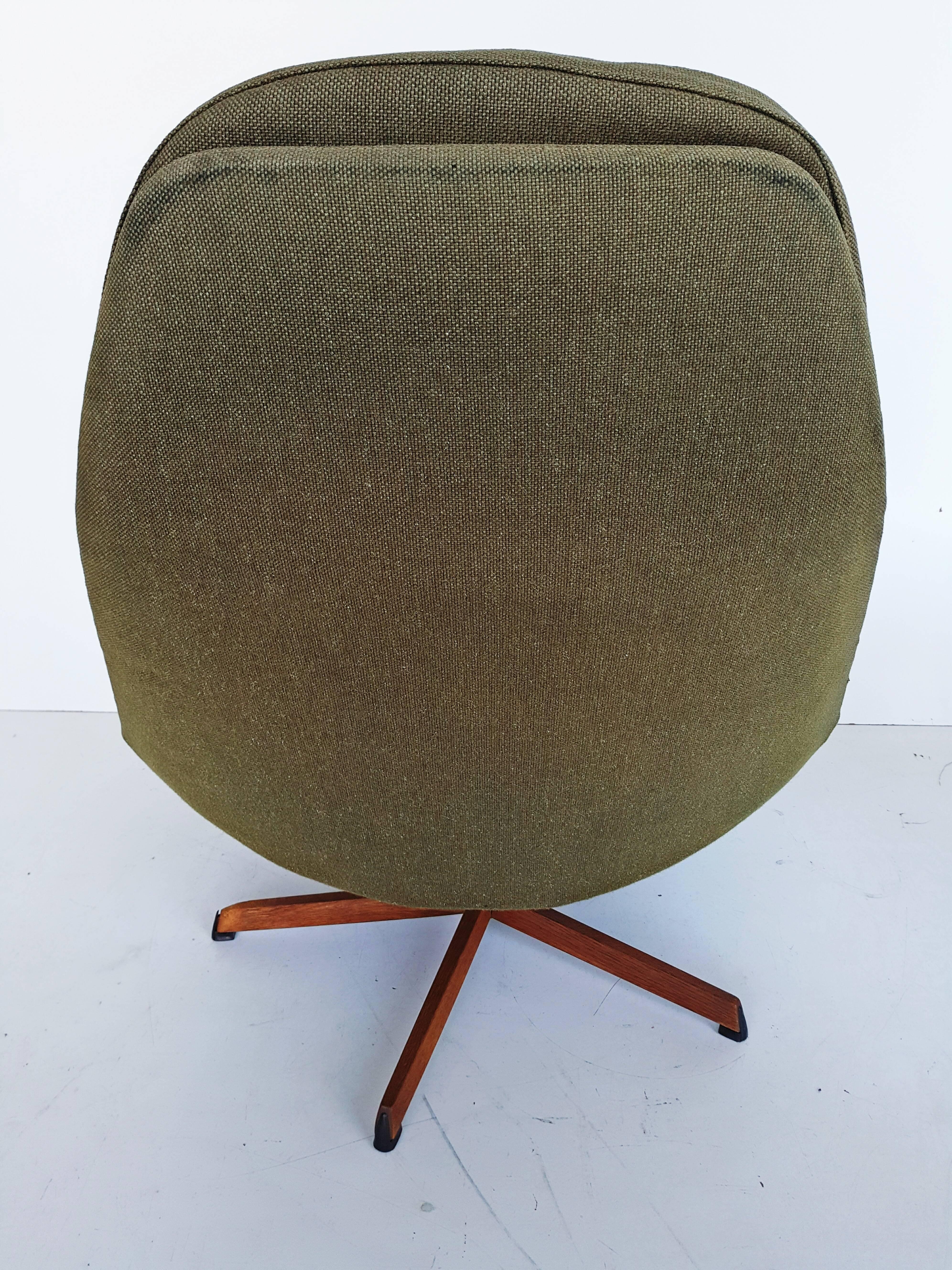 Danish Swivel Lounge Chair MS68 with Ottoman by Madsen & Schübel, 1960s 3