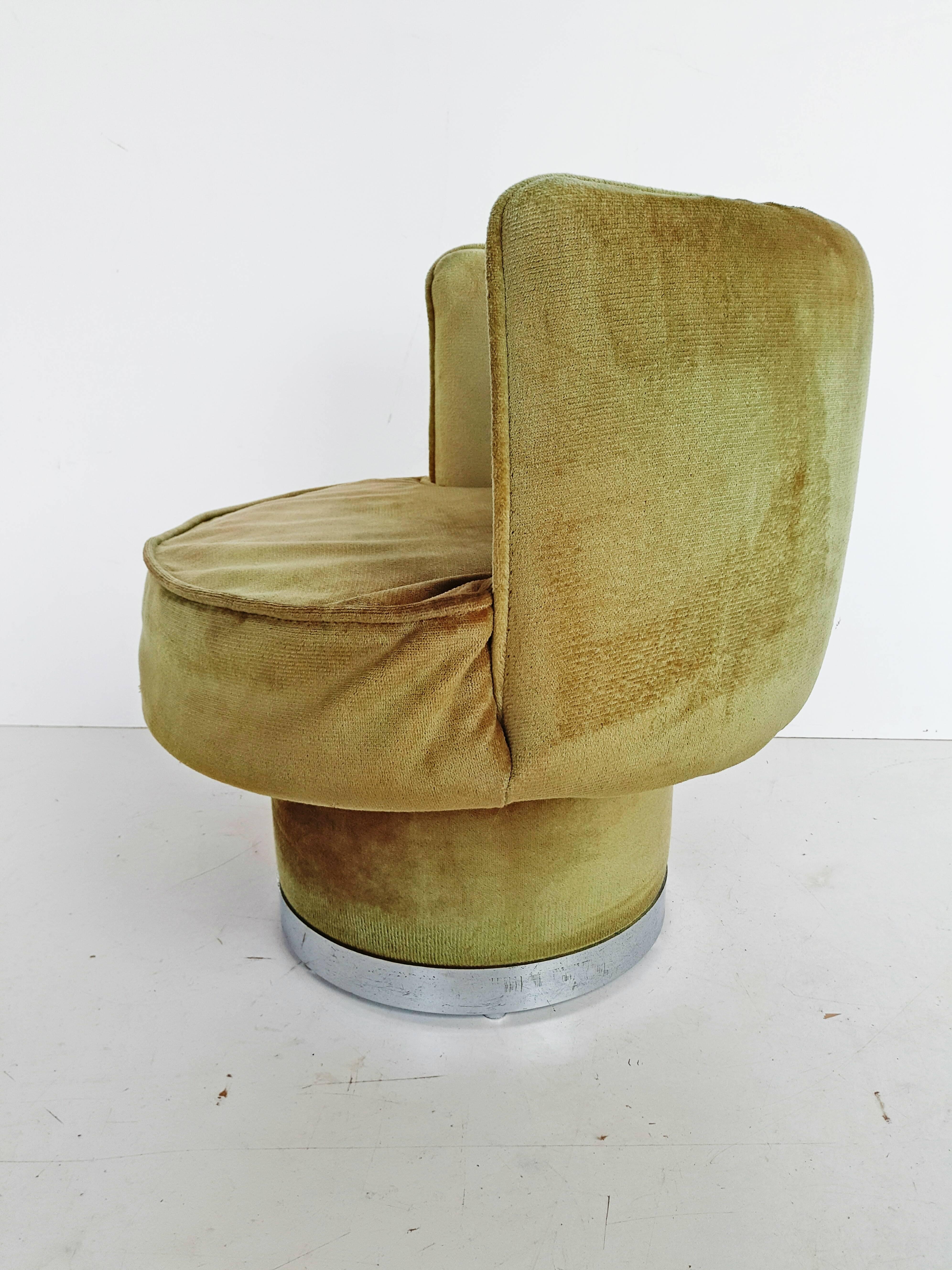 French Pouf Chair in Pistachio Green Velvet, 1970s 2