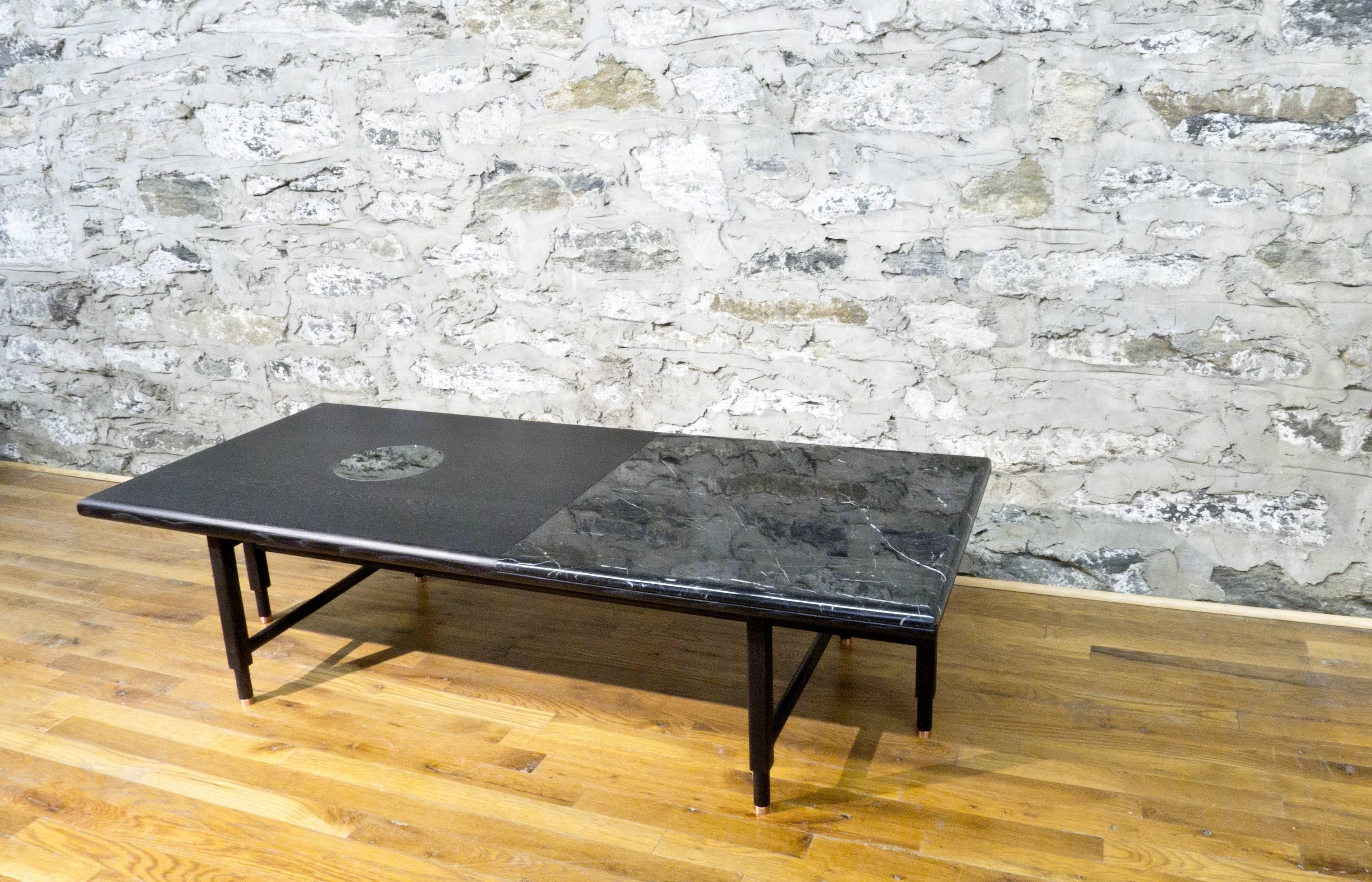 Moderne Table à cocktail St. Charles en noir et marbre noir par Volk en vente