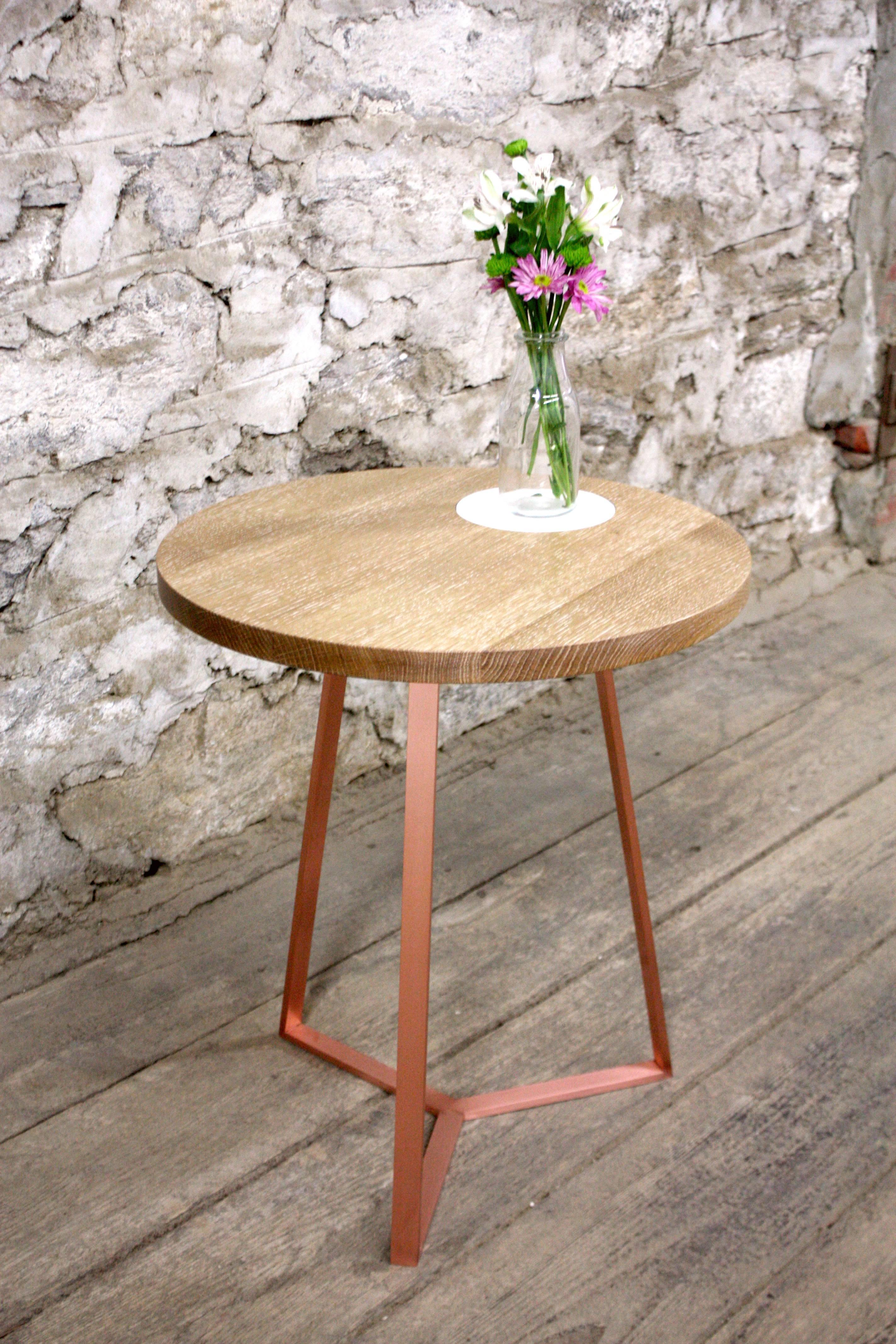 Américain Table d'appoint St. Charles par Volk en vente